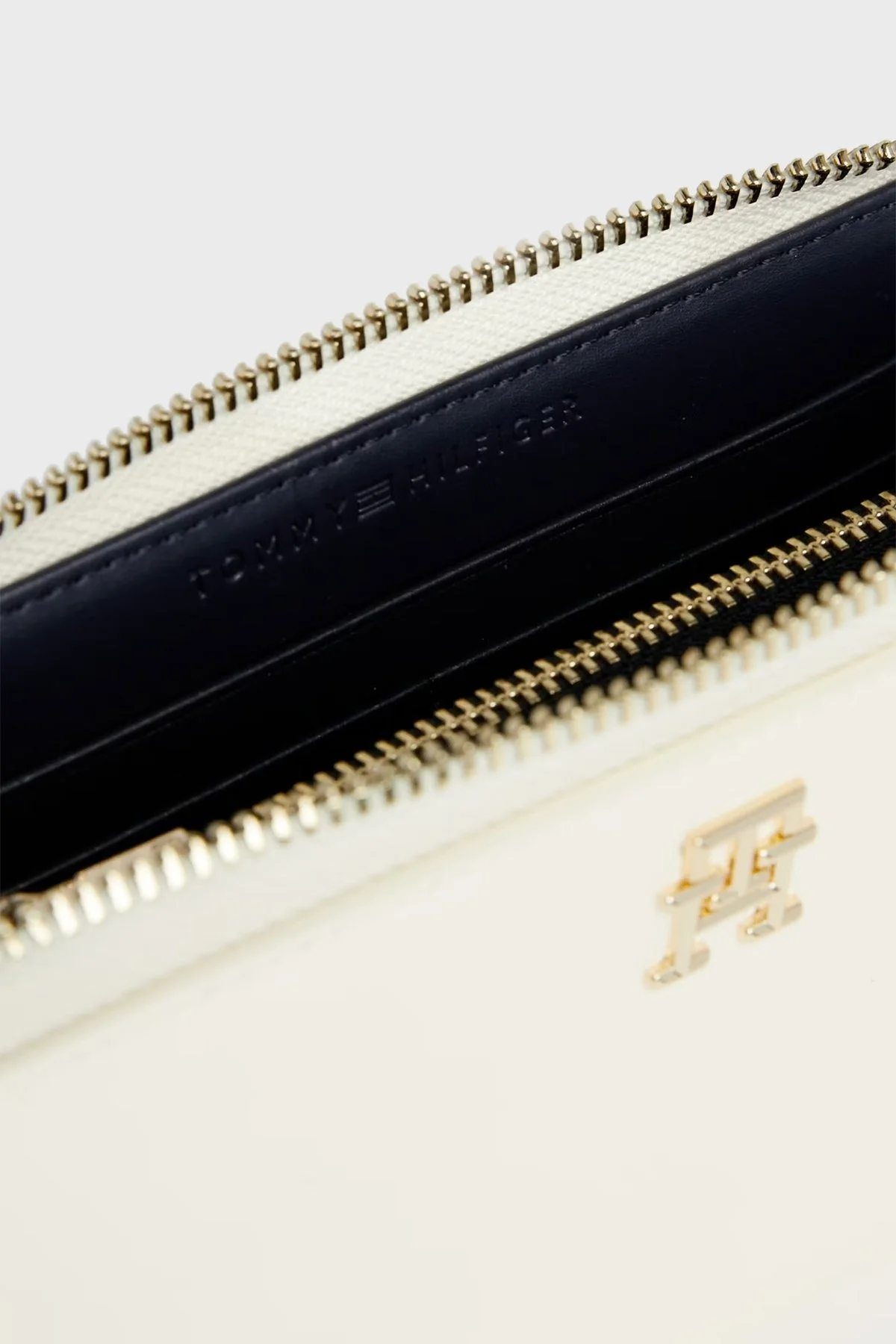 Tommy Hilfiger Logolu Çok Bölmeli Bayan Cüzdan AW0AW16009 AEF BEJ - 4