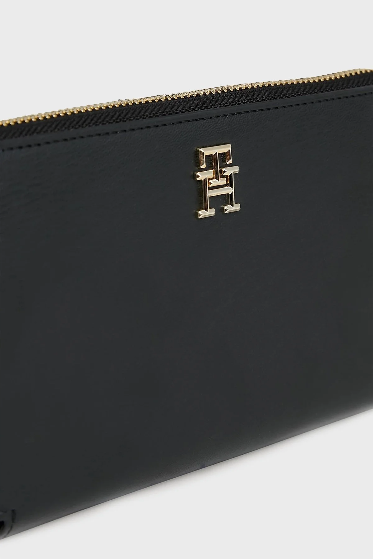 Tommy Hilfiger Logolu Çok Bölmeli Bayan Cüzdan AW0AW16009 BDS SİYAH - 3