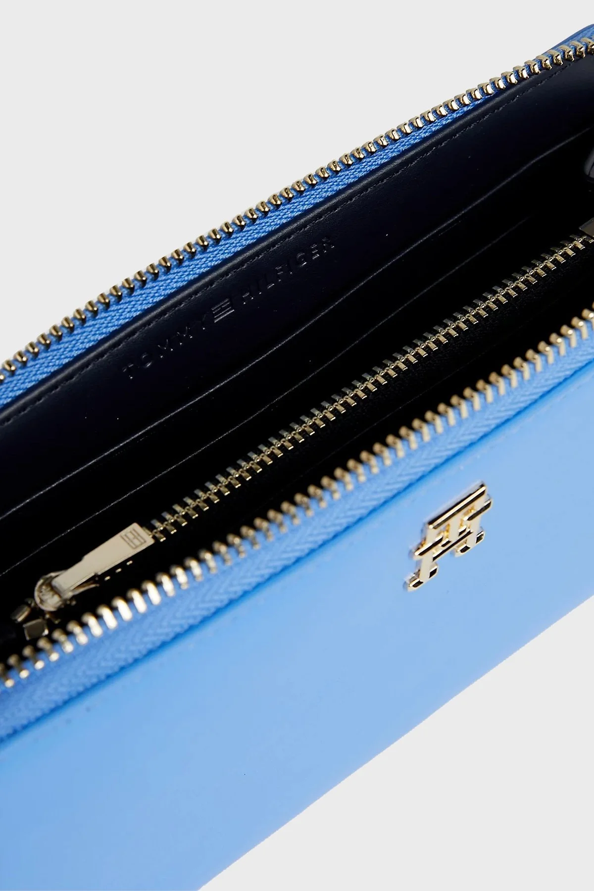 Tommy Hilfiger Logolu Çok Bölmeli Bayan Cüzdan AW0AW16009 C30 MAVİ - 4