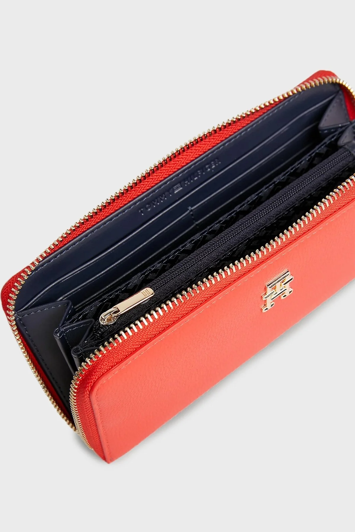 Tommy Hilfiger Logolu Çok Bölmeli Bayan Cüzdan AW0AW16094 XND KIRMIZI - 3