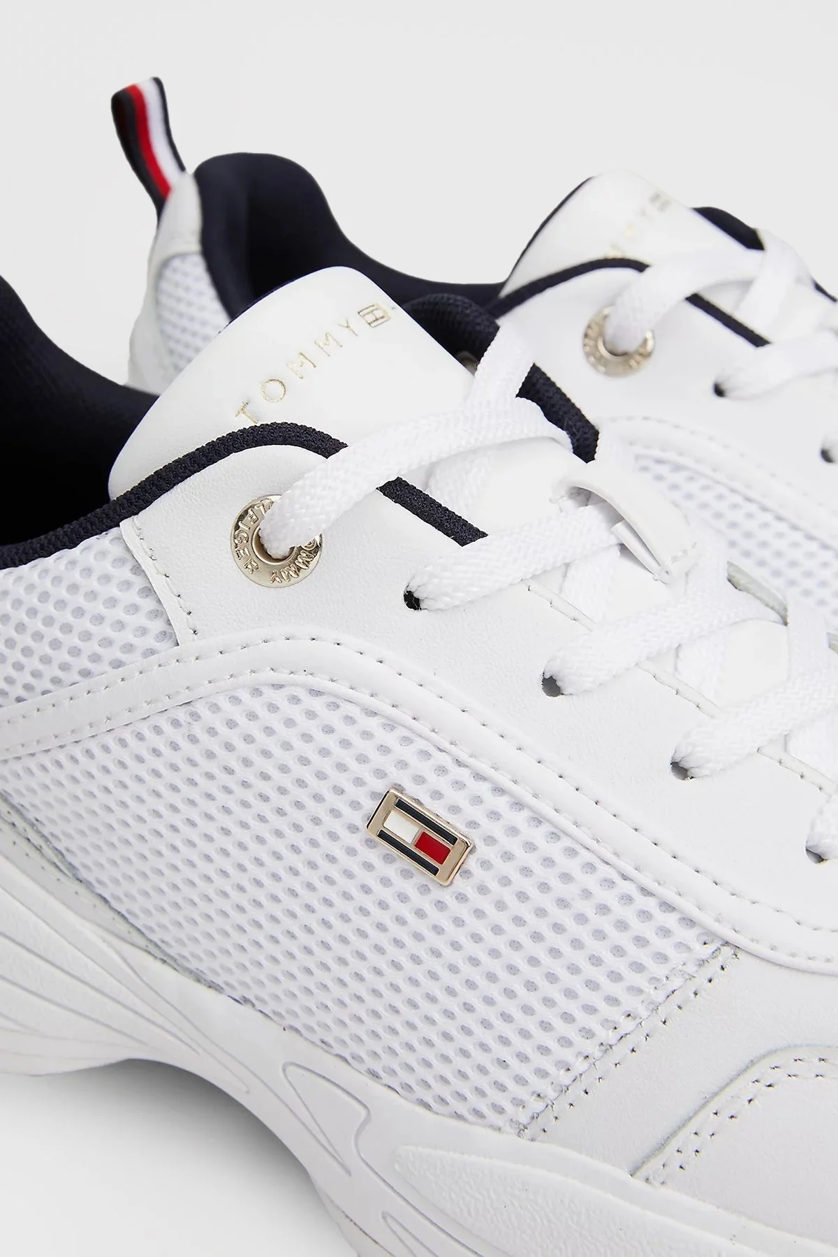 Tommy Hilfiger Logolu Deri Kalın Tabanlı Sneaker Bayan Ayakkabı FW0FW07818 0K5 BEYAZ - 4