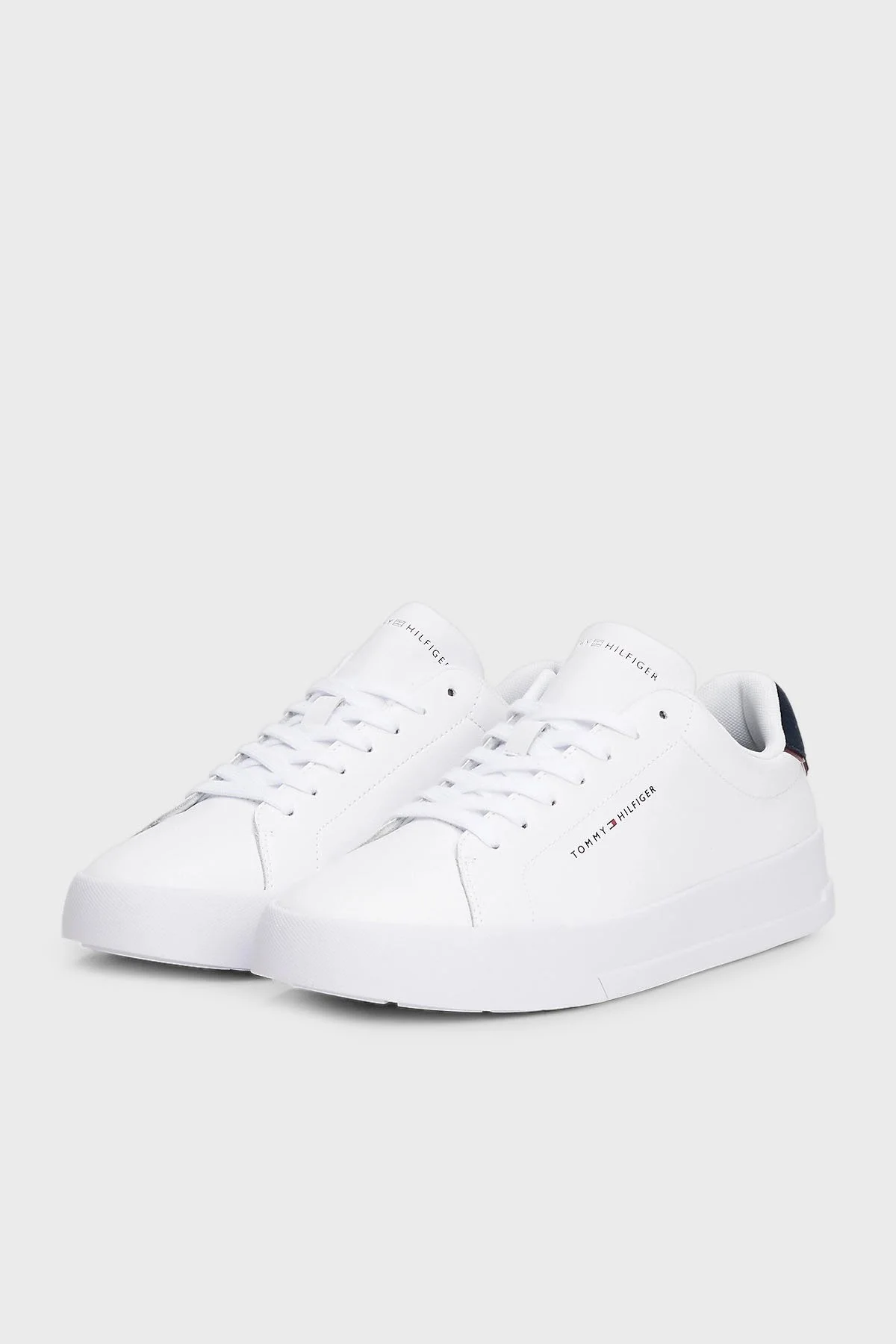 Tommy Hilfiger Logolu Deri Karışımlı Kalın Taban Sneaker Erkek Ayakkabı FM0FM05367 0LD BEYAZ - 11