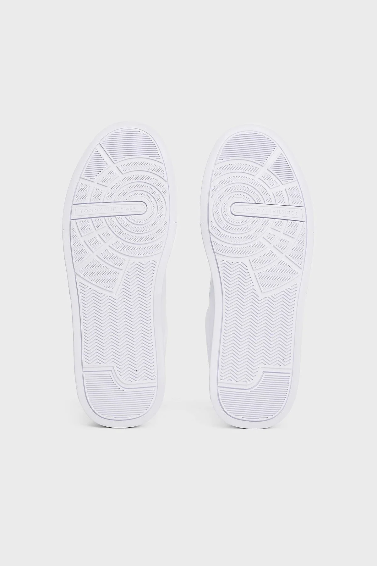 Tommy Hilfiger Logolu Deri Karışımlı Kalın Taban Sneaker Erkek Ayakkabı FM0FM05367 0LD BEYAZ - 14