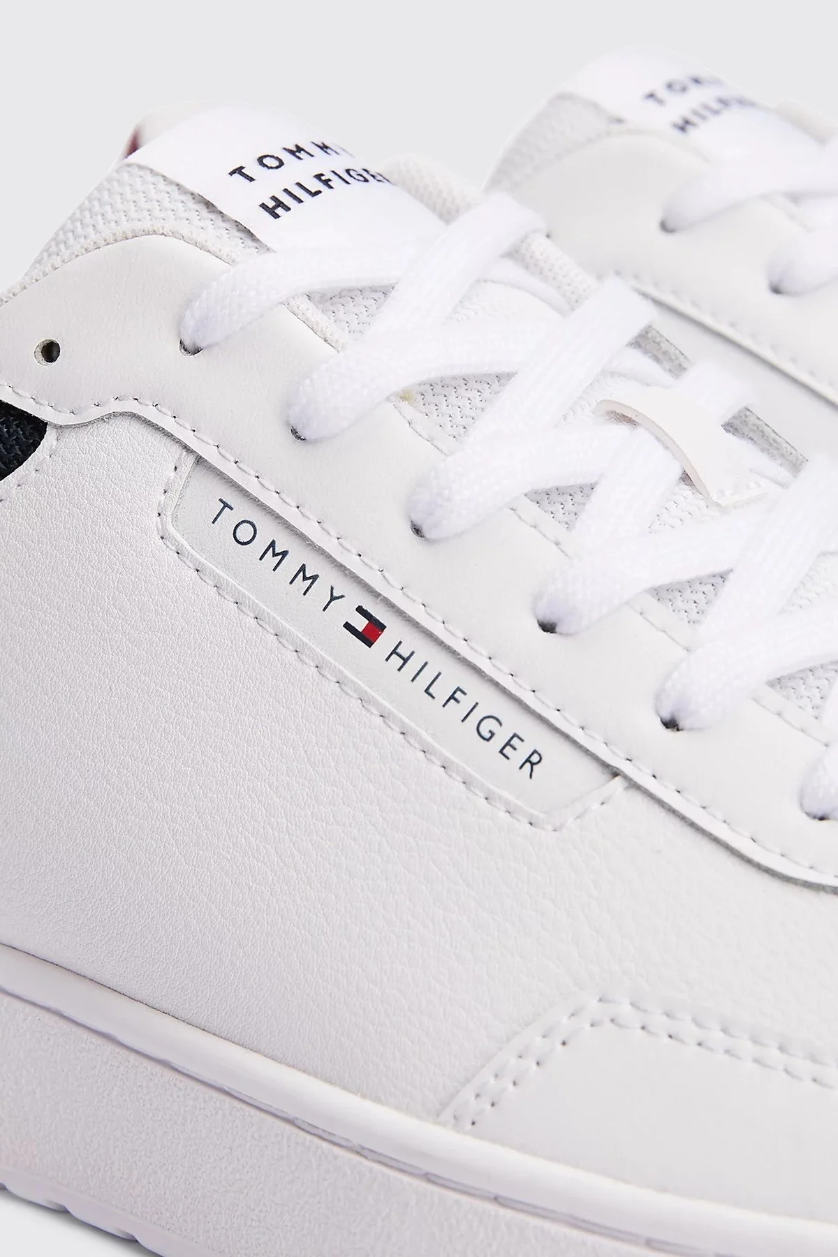 Tommy Hilfiger Logolu Deri Karışımlı Sneaker Erkek Ayakkabı FM0FM05369 YBS BEYAZ - 13