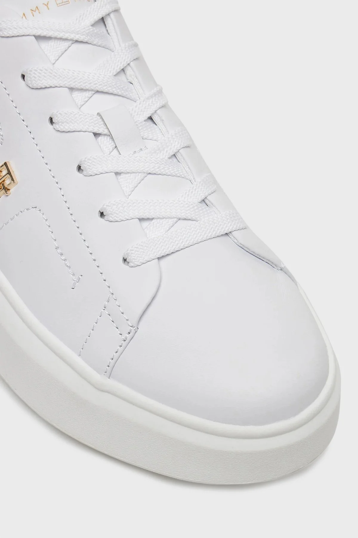 Tommy Hilfiger Logolu Deri Sneaker Bayan Ayakkabı FW0FW08631 YBS BEYAZ - 12