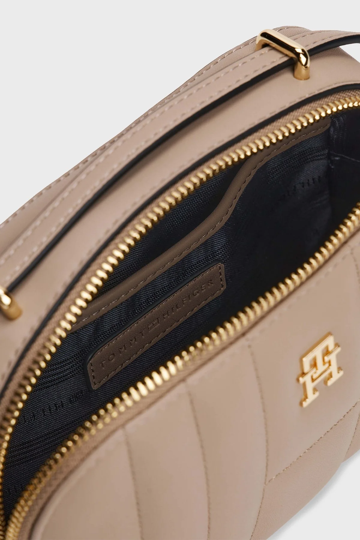 Tommy Hilfiger Logolu Dikiş Detaylı Ayarlanabilir Askılı Bayan Çanta AW0AW17453 AFE BEJ - 4