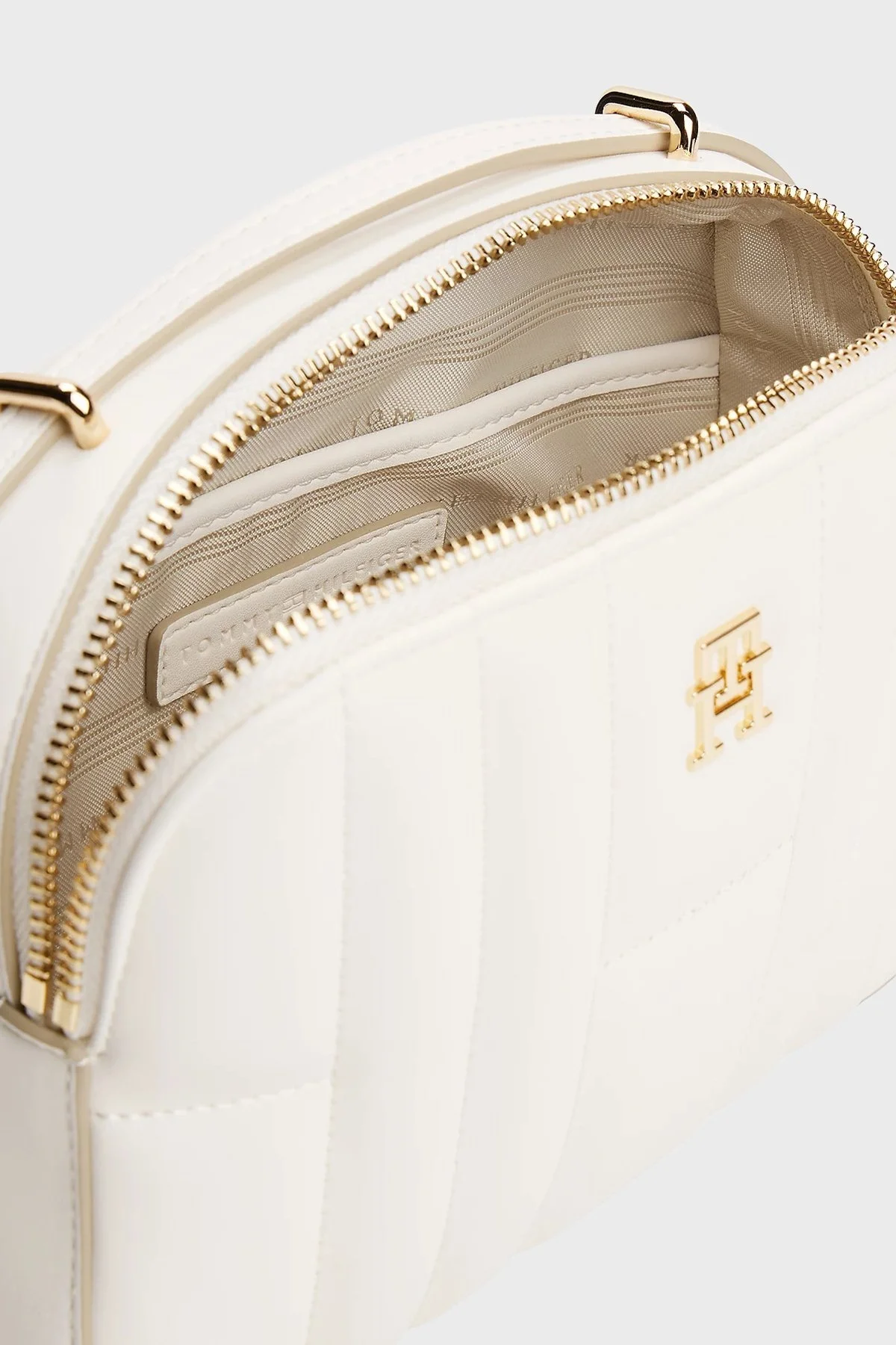 Tommy Hilfiger Logolu Dikiş Detaylı Ayarlanabilir Askılı Bayan Çanta AW0AW17453 Z00 AÇIK BEJ - 4