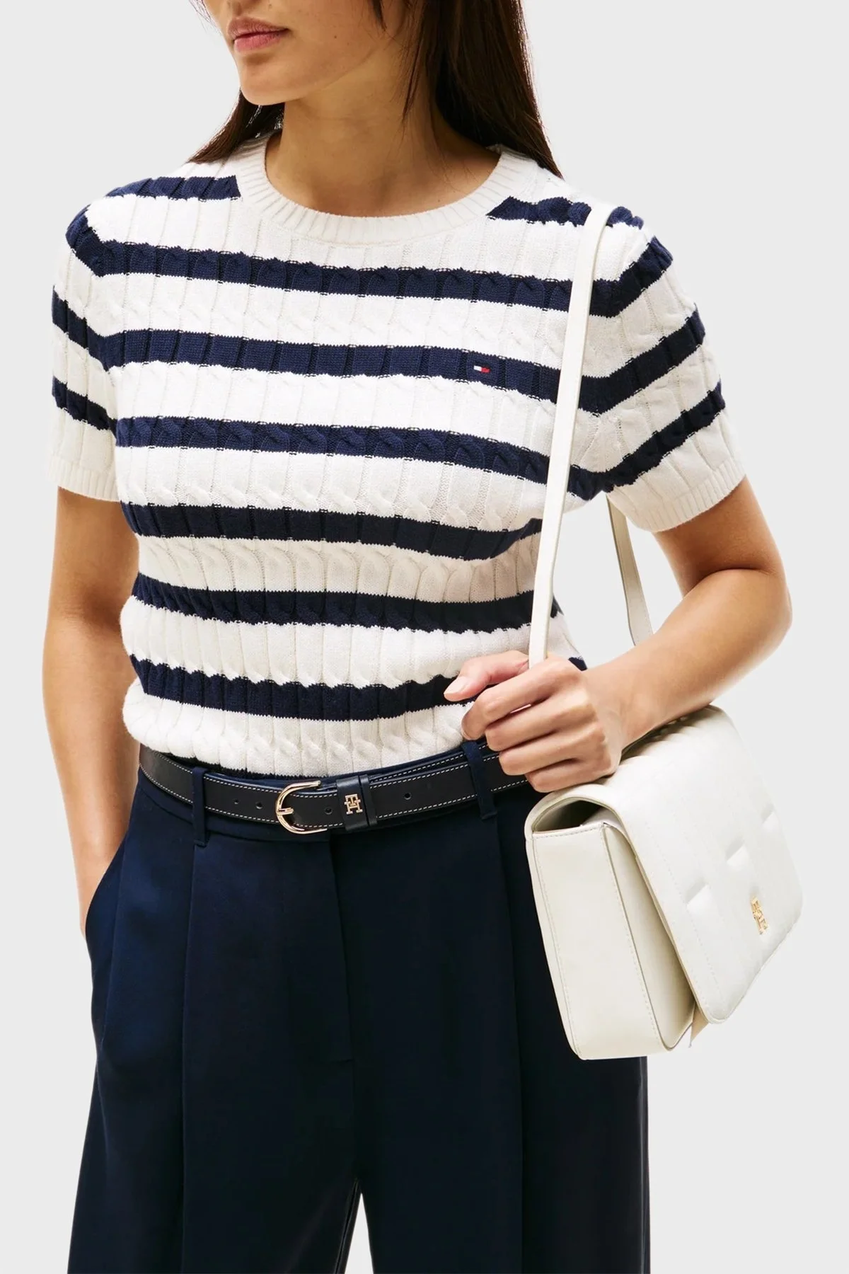 Tommy Hilfiger Logolu Dikiş Detaylı Çıkarılabilir Askılı Bayan Çanta AW0AW17454 Z00 AÇIK BEJ - 2