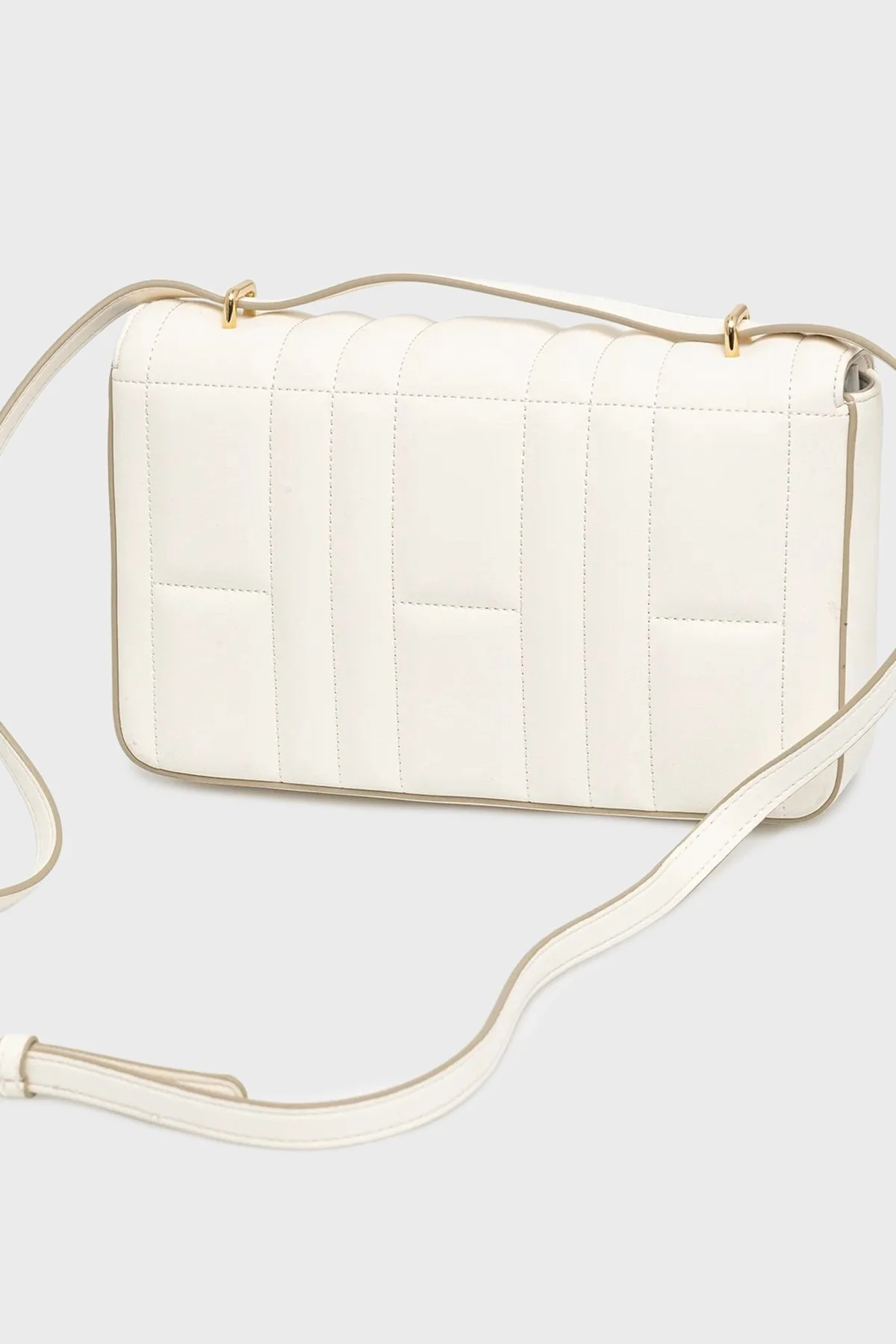 Tommy Hilfiger Logolu Dikiş Detaylı Çıkarılabilir Askılı Bayan Çanta AW0AW17454 Z00 AÇIK BEJ - 3