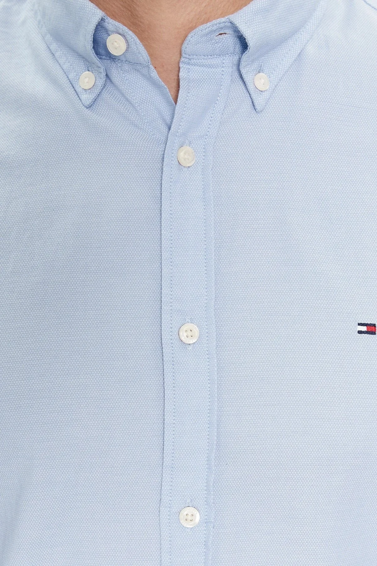 Tommy Hilfiger Logolu Düğmeli Yaka % 100 Pamuk Slim Fit Erkek Gömlek MW0MW33782 CYW AÇIK MAVİ - 4