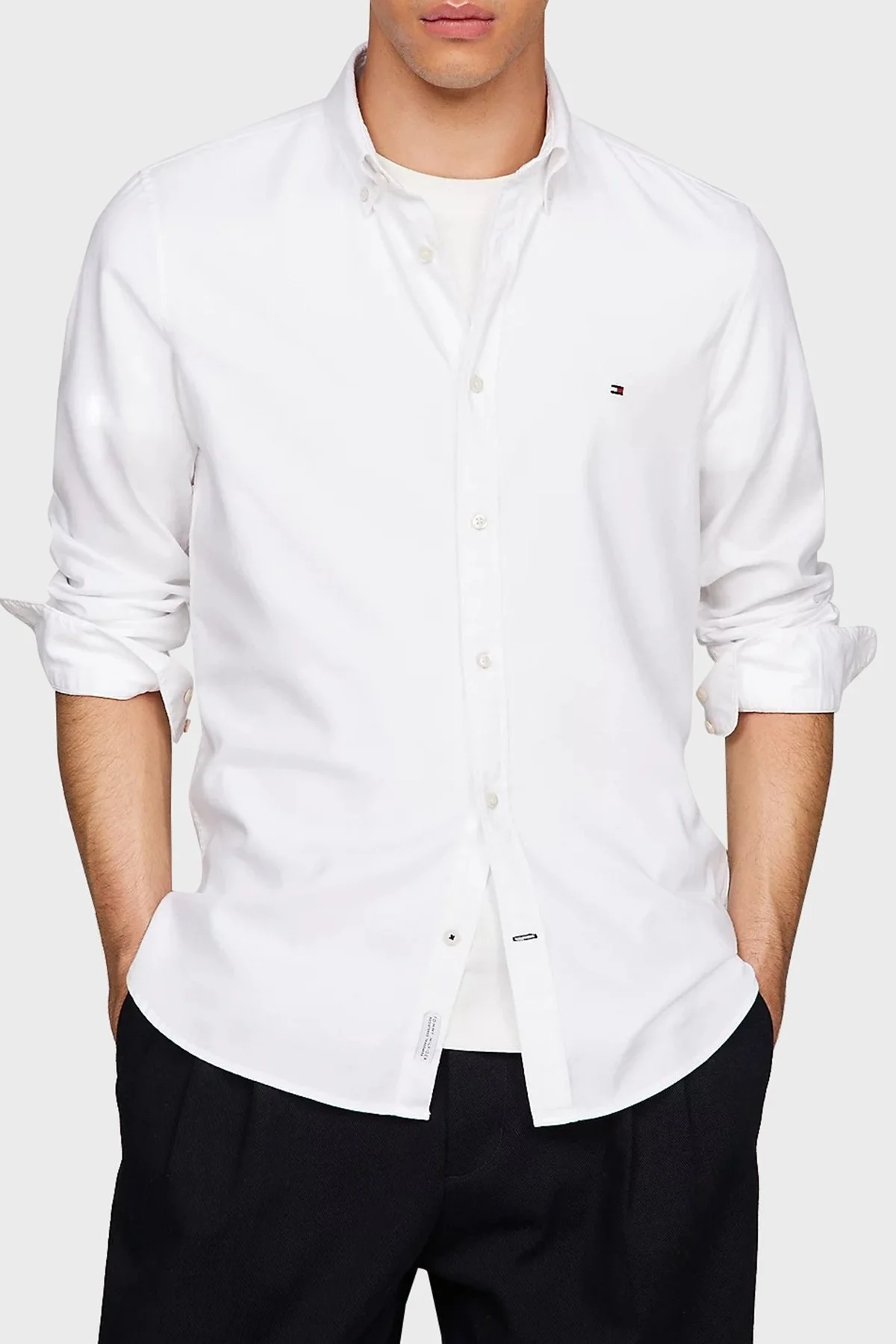 Tommy Hilfiger Logolu Düğmeli Yaka % 100 Pamuk Slim Fit Erkek Gömlek MW0MW33782 YCF BEYAZ - 1