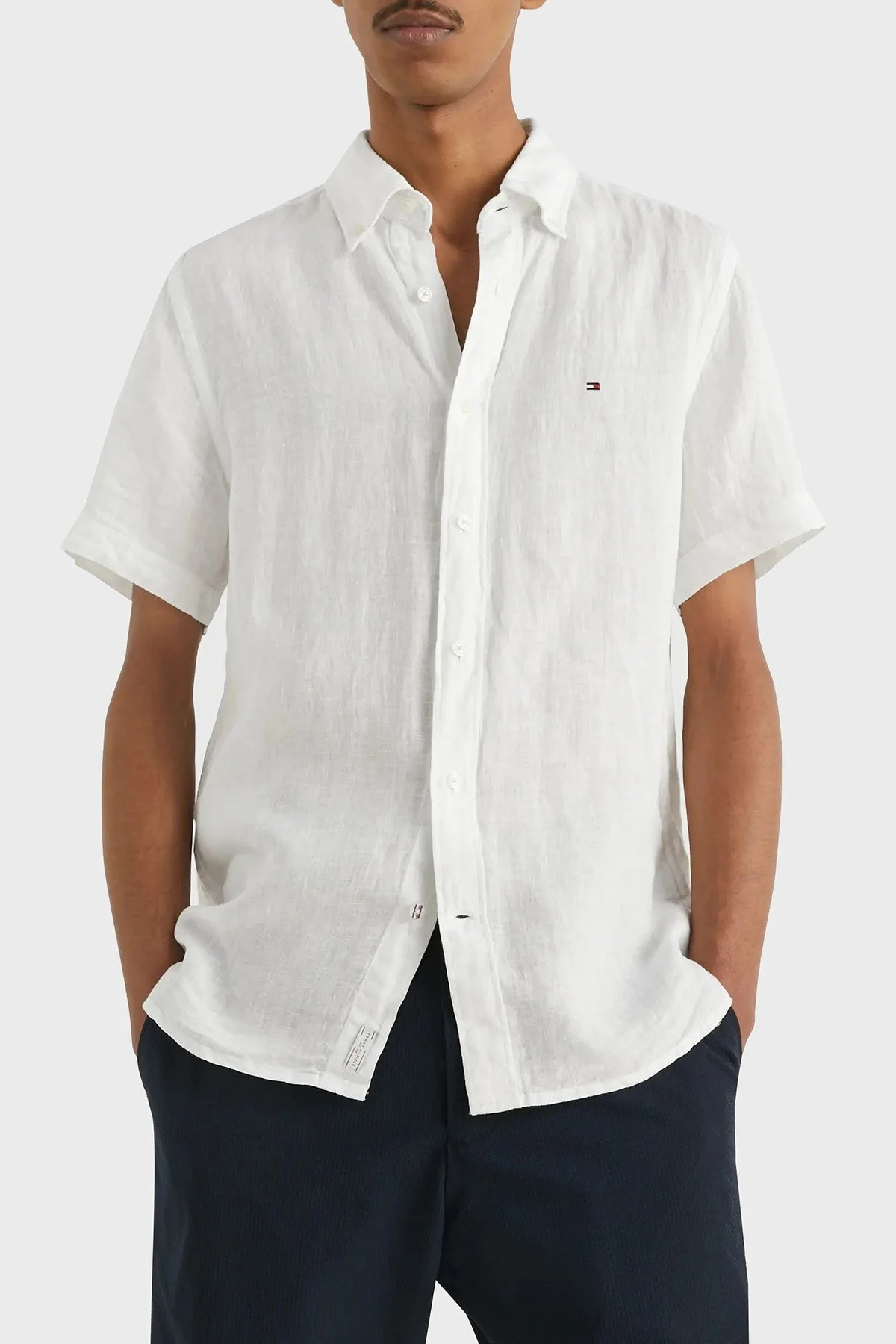 Tommy Hilfiger Logolu Düğmeli Yaka Kısa Kollu Regular Fit % 100 Keten Erkek Gömlek MW0MW30916 YCF BEYAZ - 2