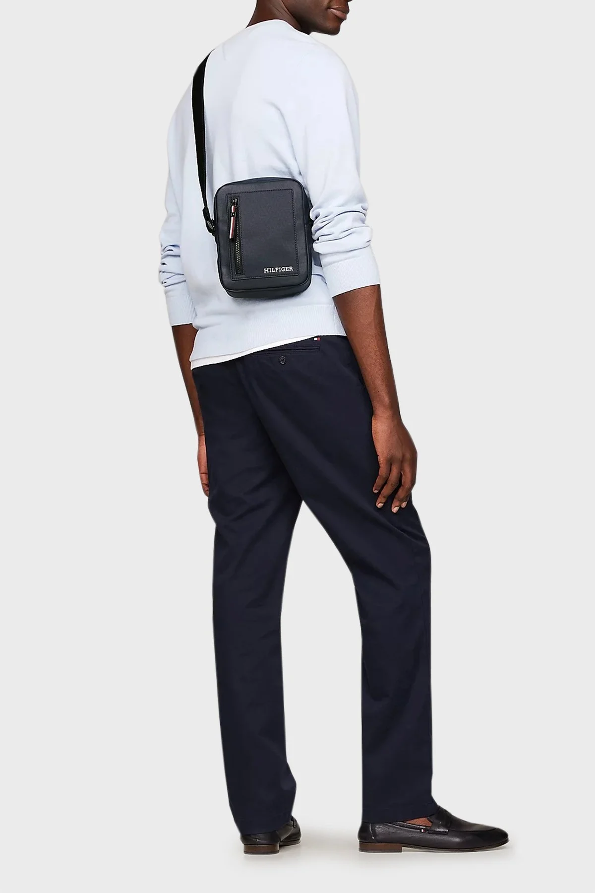 Tommy Hilfiger Logolu Erkek Çanta AM0AM11794 DW6 LACİVERT - 2