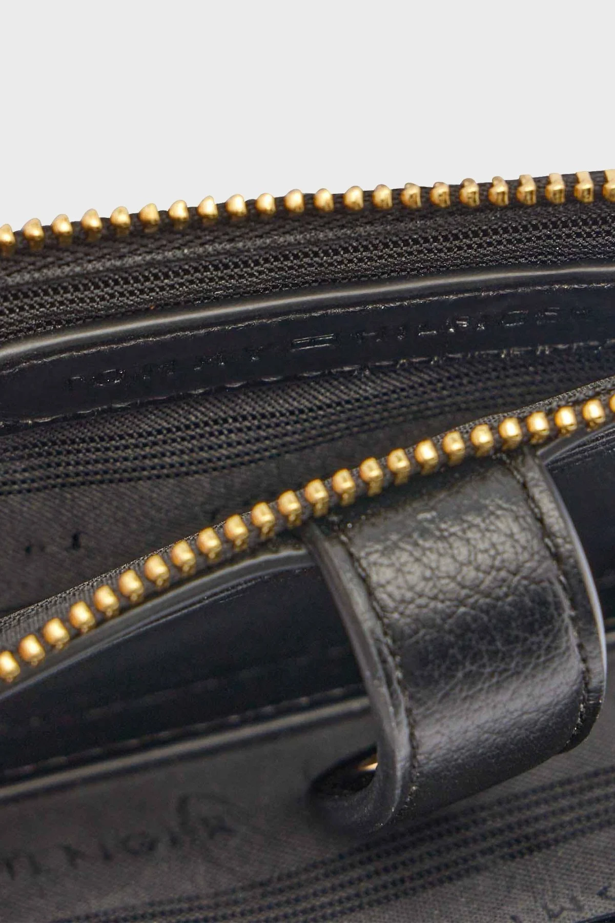 Tommy Hilfiger Logolu Fermuar ve Çıtçıt Düğmeli Bayan Kartlık AW0AW18027 BDS SİYAH - 4