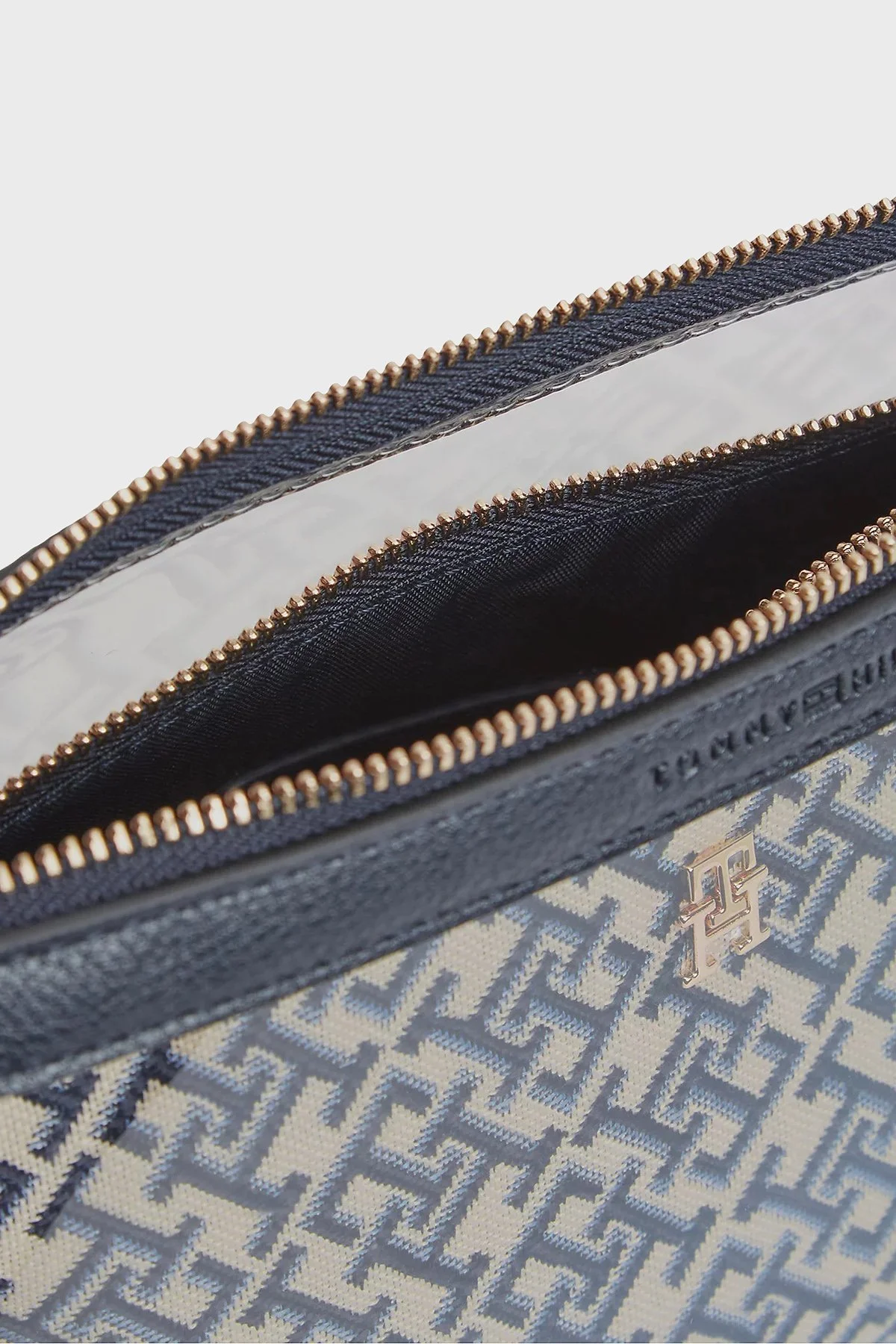 Tommy Hilfiger Logolu Fermuarlı Aksesuar Kadın Çanta AW0AW18708 0GY Mavi - 3
