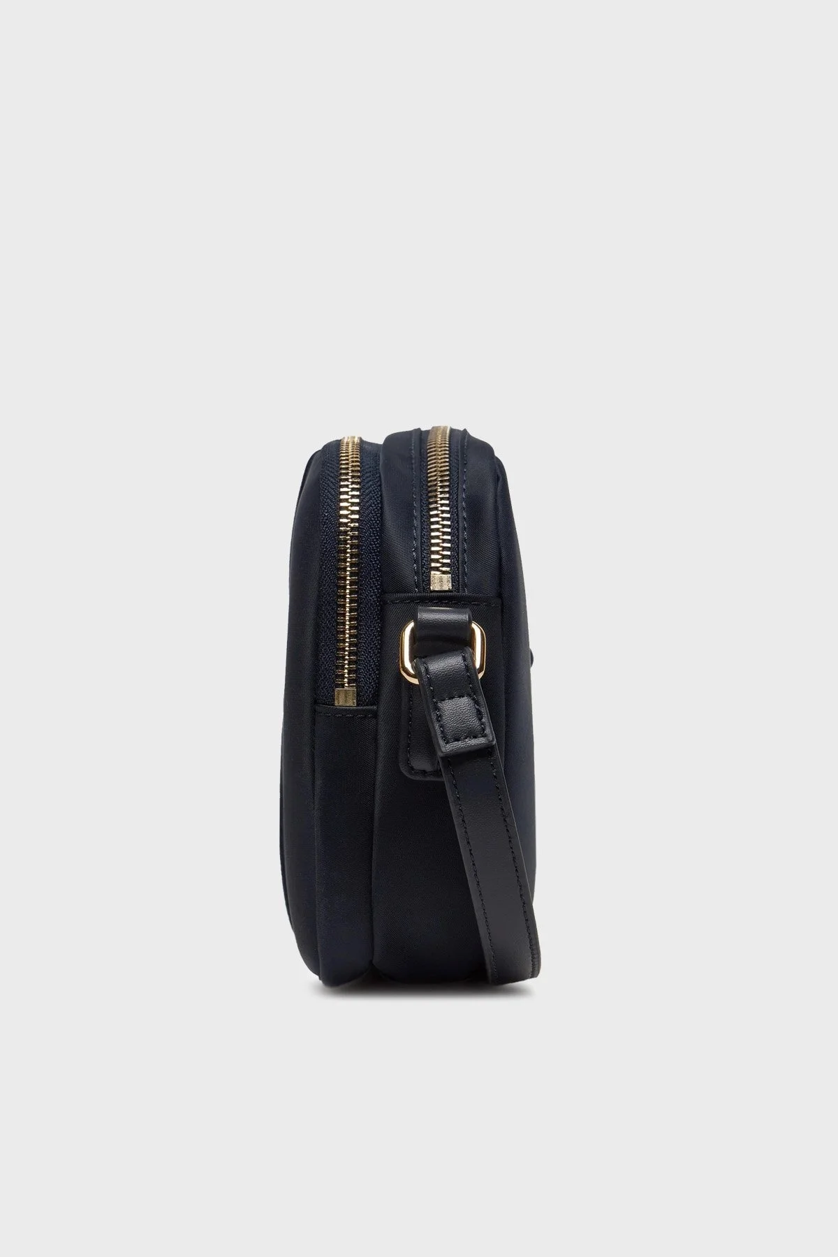 Tommy Hilfiger Logolu Fermuarlı Ayarlanabliir Omuz Askılı Bayan Çanta AW0AW15985 DW6 LACİVERT - 3