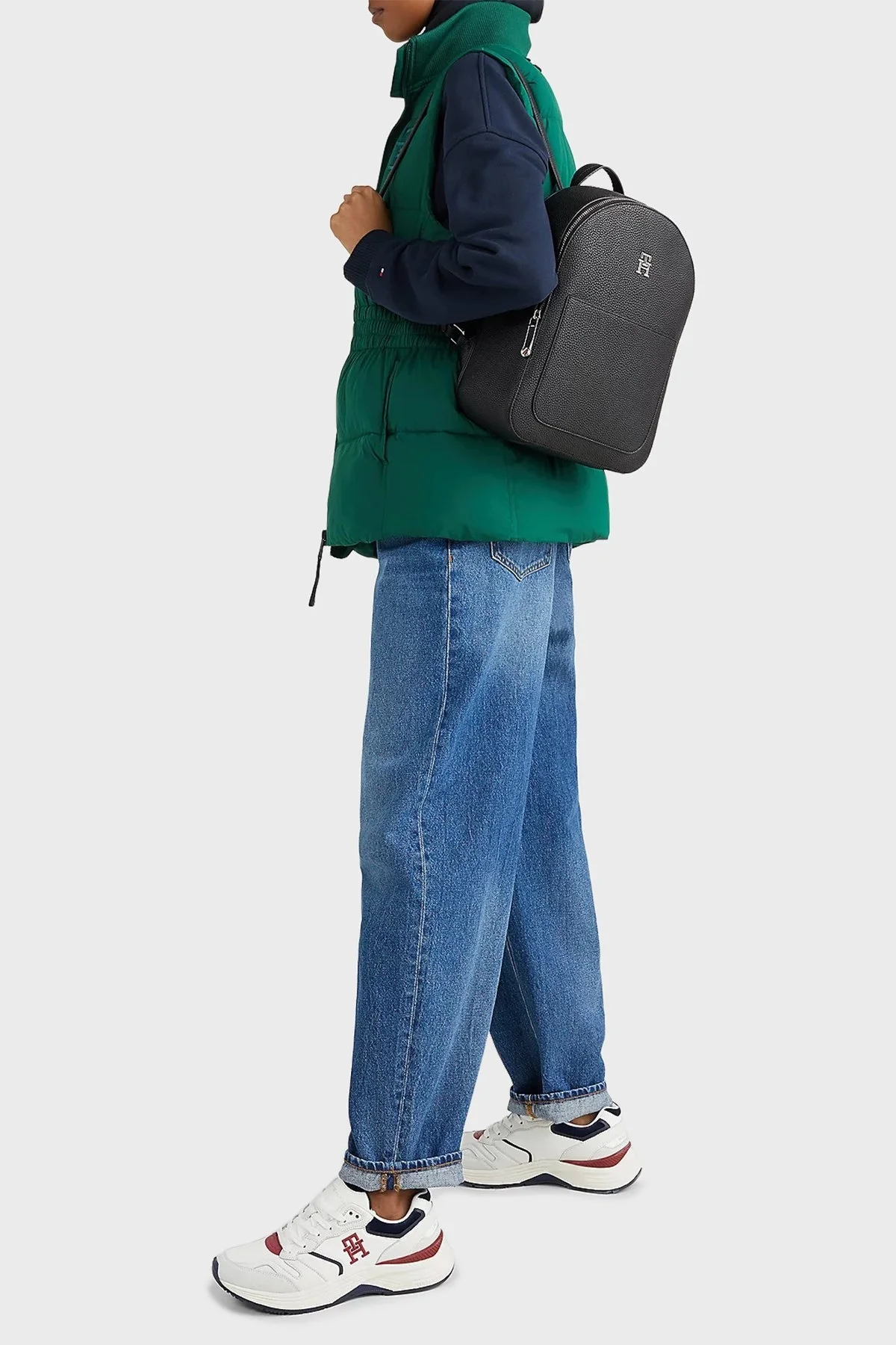 Tommy Hilfiger Logolu Fermuarlı Bayan Çanta AW0AW14313 BDS SİYAH - 2