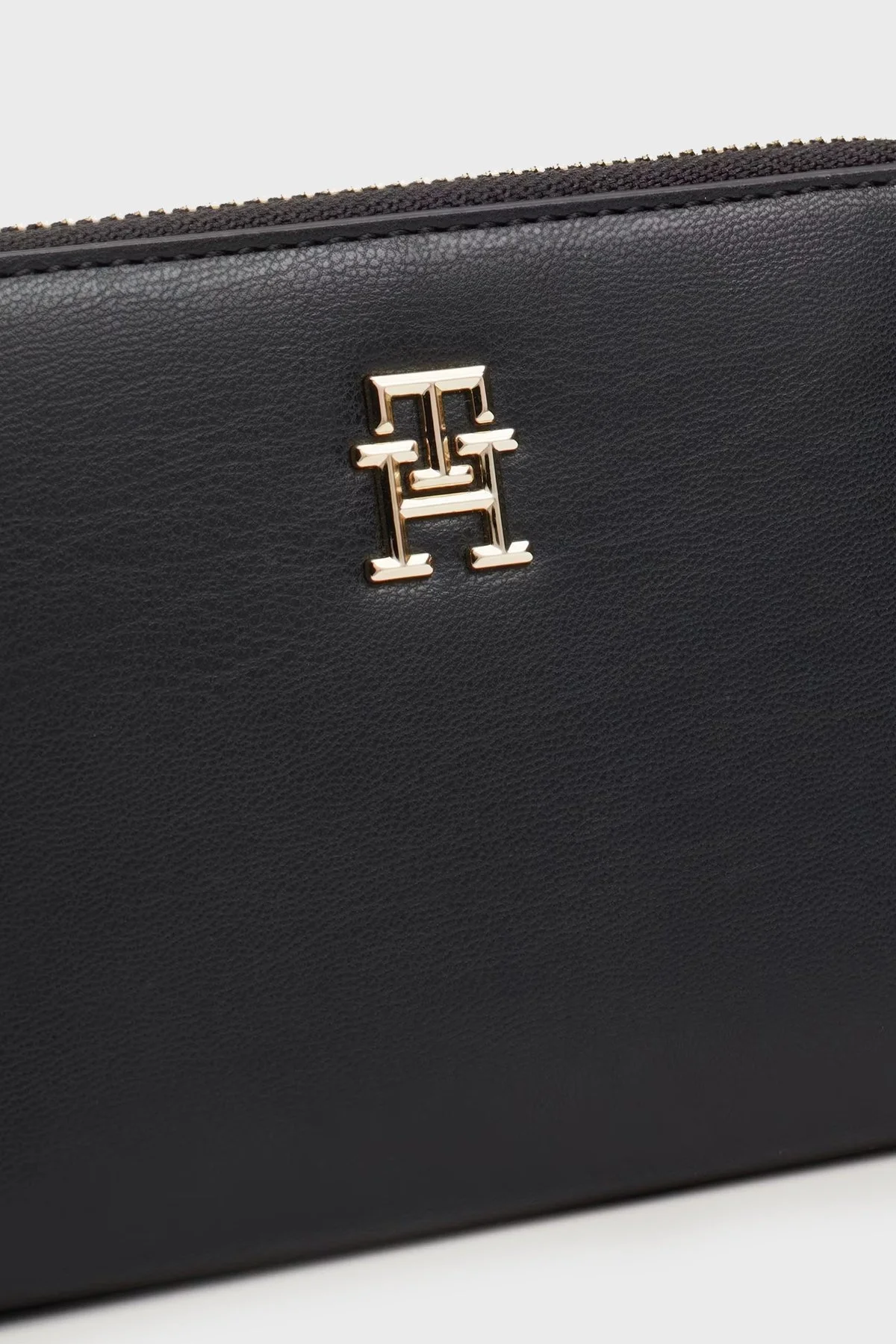 Tommy Hilfiger Logolu Fermuarlı Bayan Cüzdan AW0AW16330 BDS SİYAH - 3