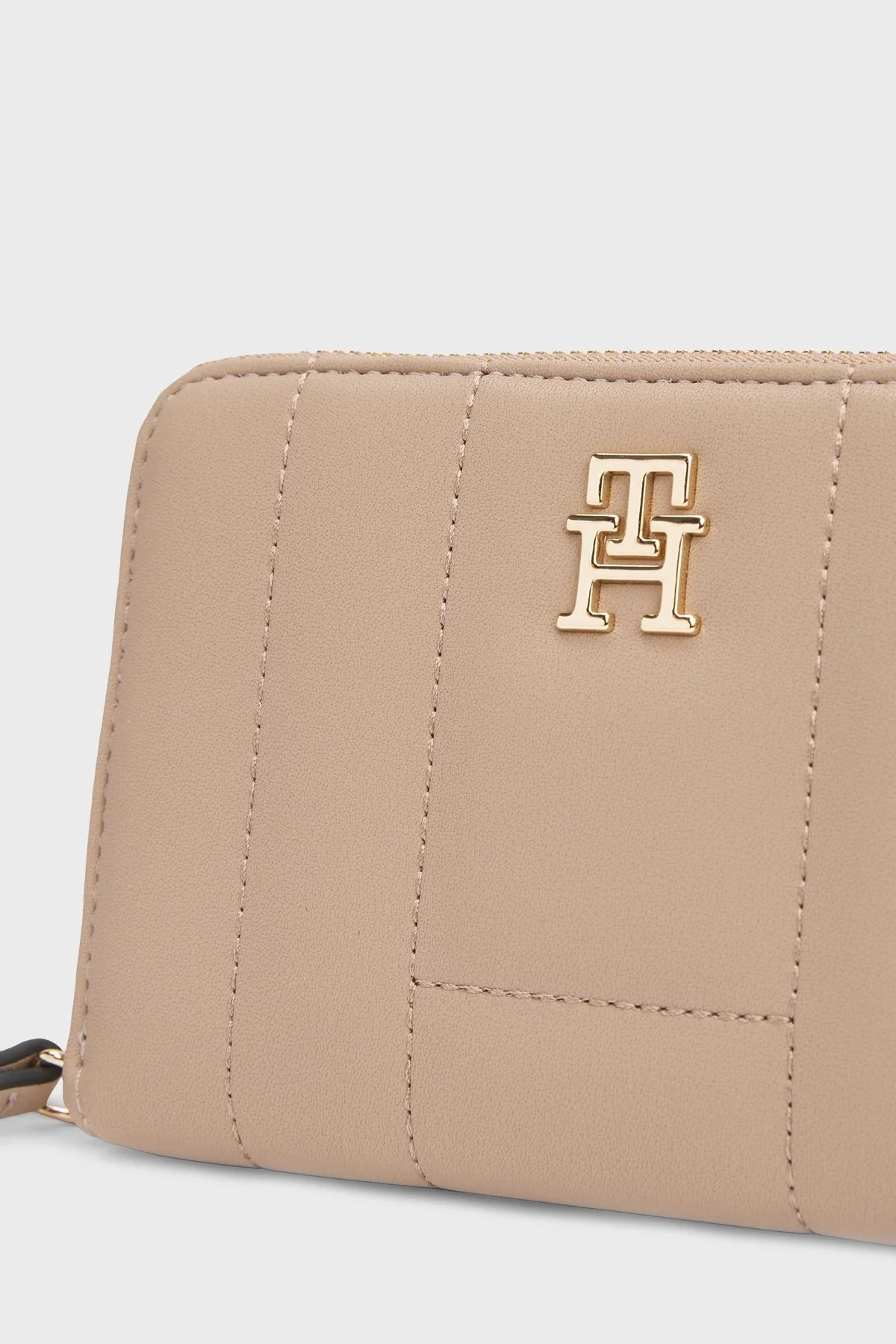 Tommy Hilfiger Logolu Fermuarlı Bayan Cüzdan AW0AW17476 AFE BEJ - 3