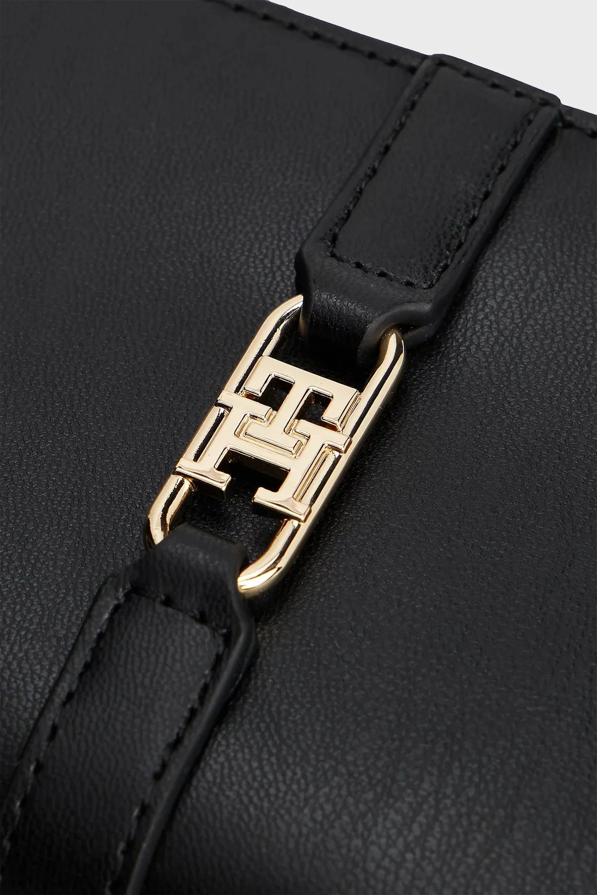 Tommy Hilfiger Logolu Fermuarlı Bayan Cüzdan AW0AW17752 BDS SİYAH - 3