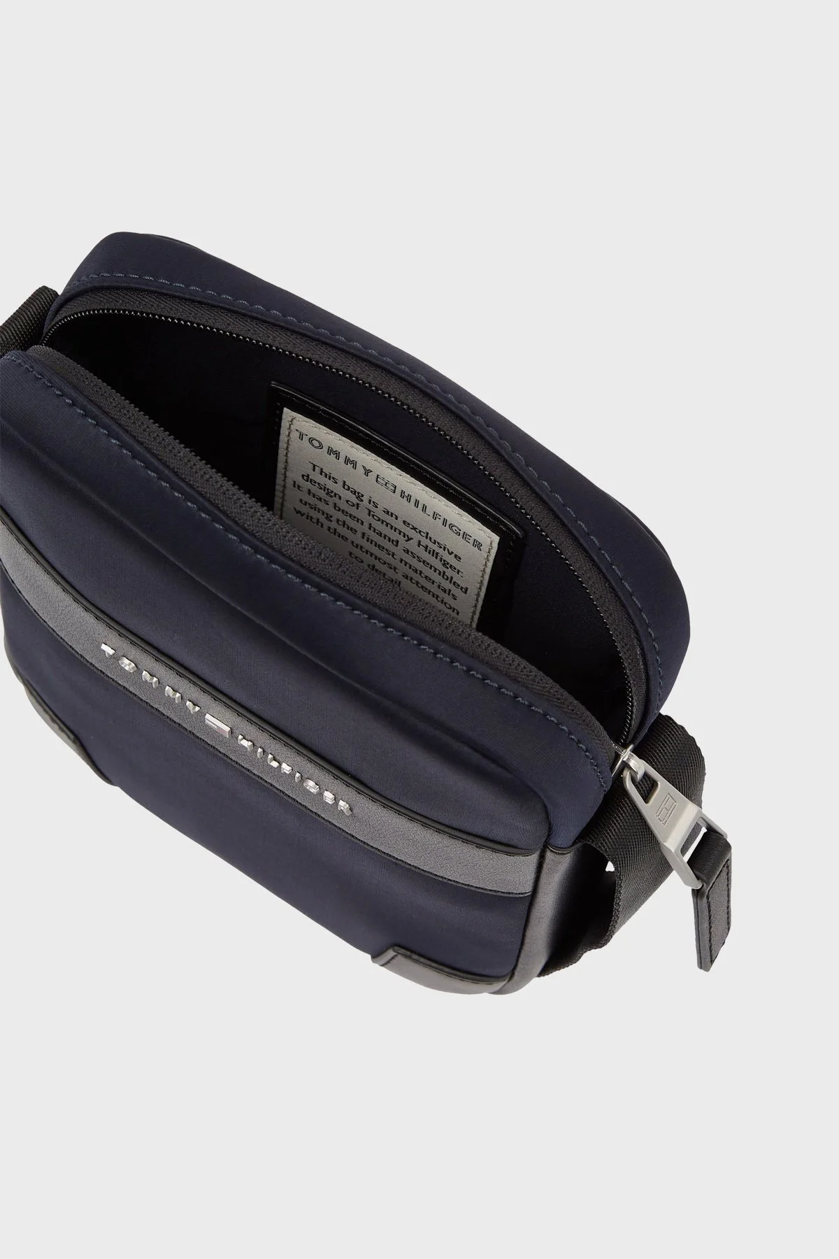 Tommy Hilfiger Logolu Fermuarlı Erkek Çanta AM0AM10570 DW6 LACİVERT - 4