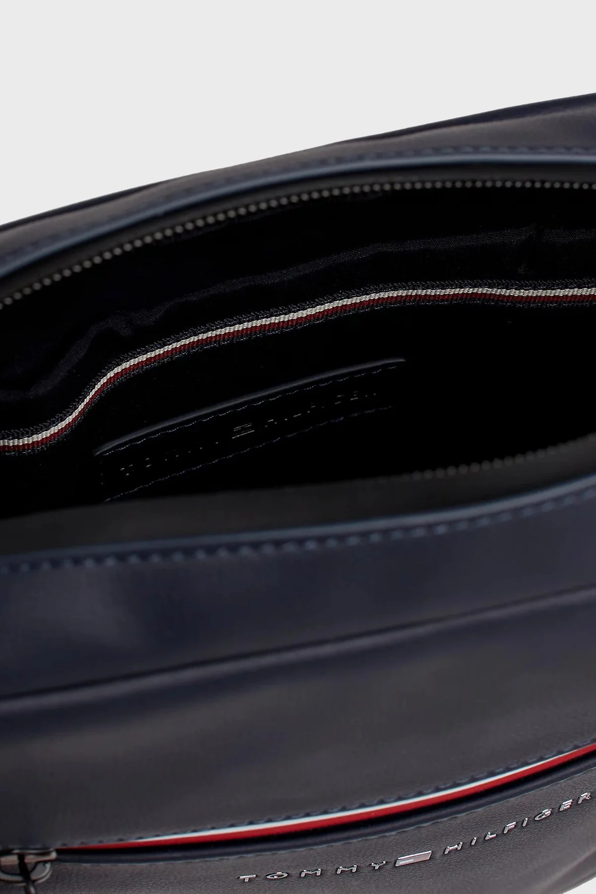 Tommy Hilfiger Logolu Fermuarlı Erkek Çanta AM0AM12199 DW6 LACİVERT - 3