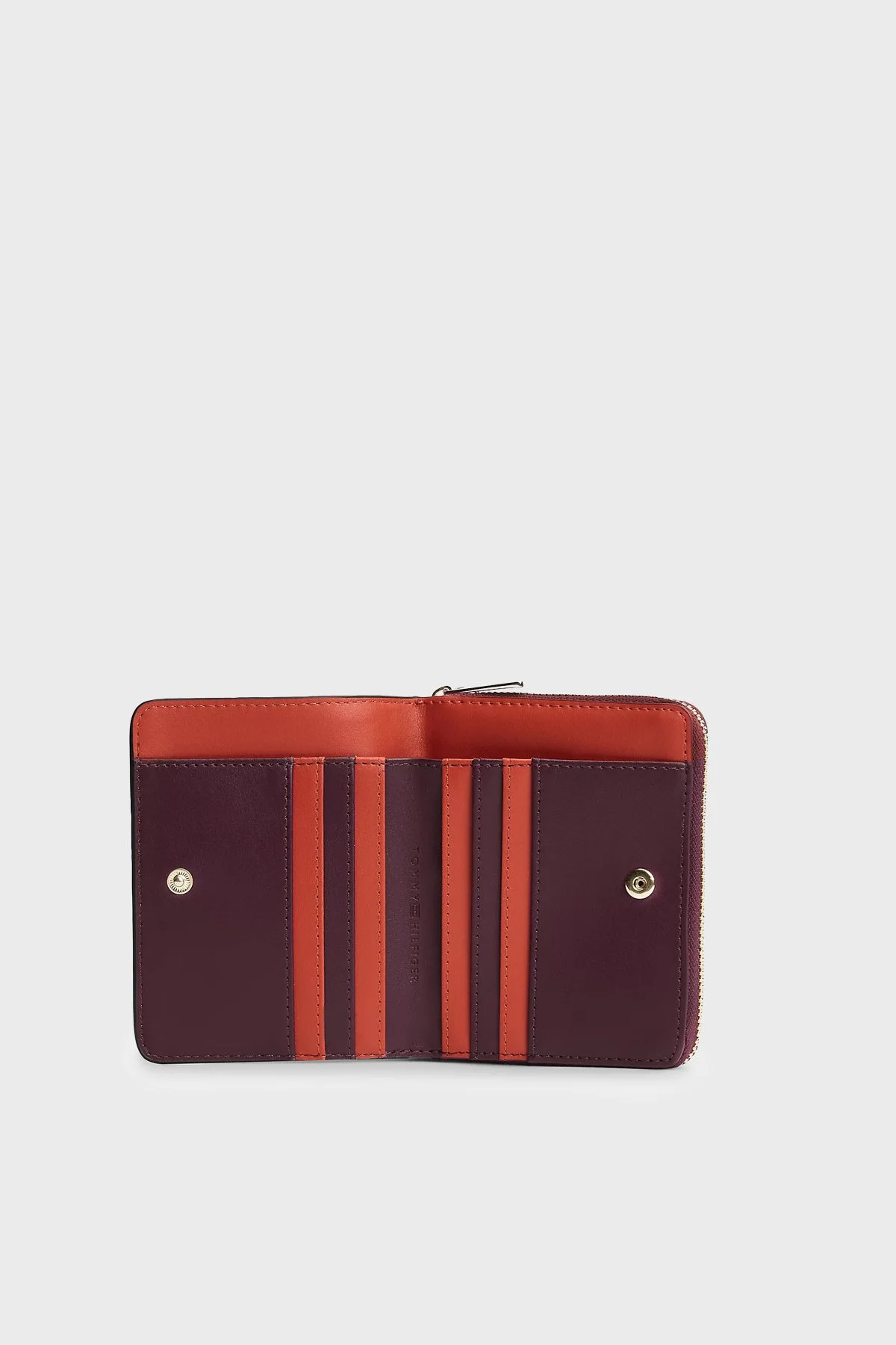 Tommy Hilfiger Logolu Fermuarlı Kadın Cüzdan AW0AW18758 GNE Bordo - 3