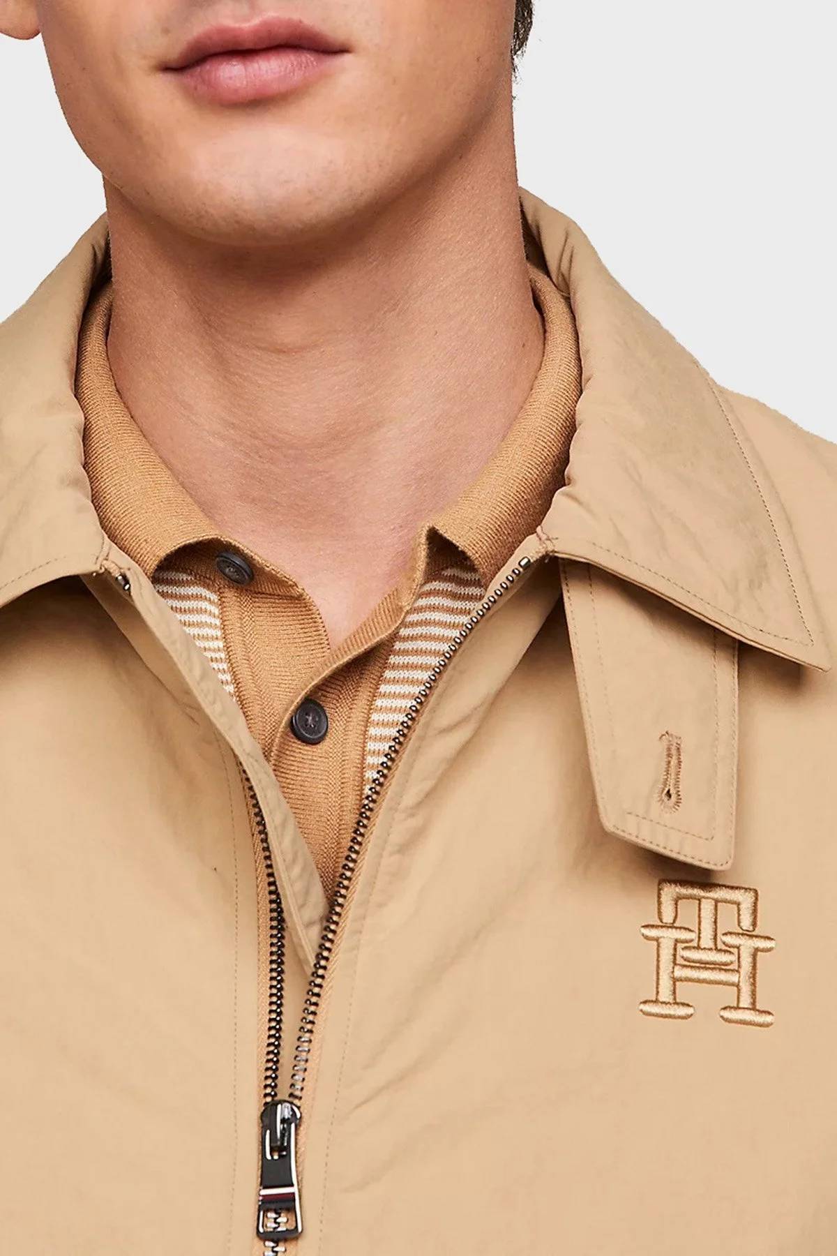 Tommy Hilfiger Logolu Fermuarlı Su Geçirmez Erkek Ceket MW0MW33743 RBL CAMEL - 8