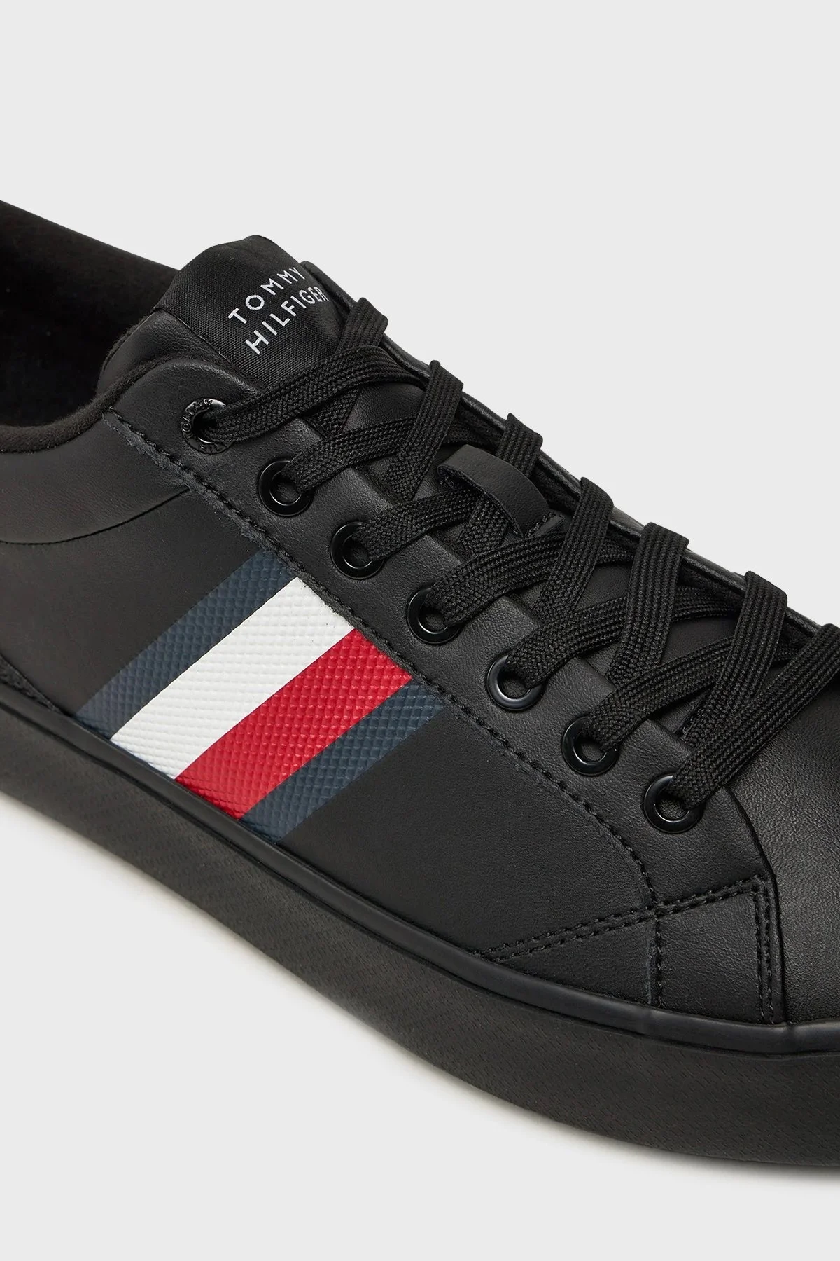 Tommy Hilfiger Logolu Hakiki Deri Kalın Tabanlı Sneaker Erkek Ayakkabı FM0FM05199 BDS SİYAH - 5