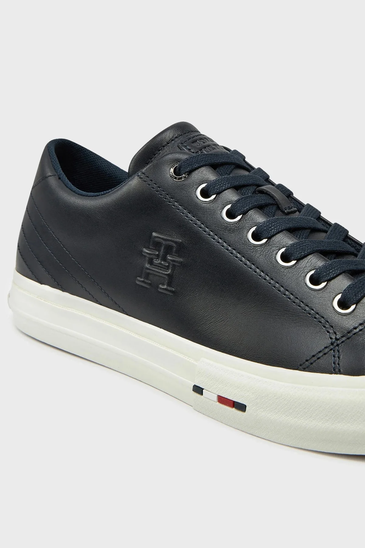 Tommy Hilfiger Logolu Hakiki Deri Sneaker Erkek Ayakkabı FM0FM05203 DW5 LACİVERT - 5