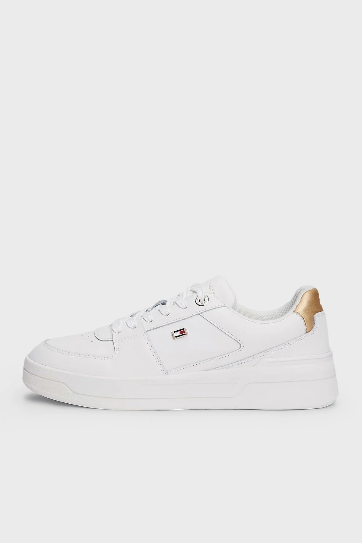 Tommy Hilfiger Logolu Kalın Tabanlı Deri Sneaker Bayan Ayakkabı FW0FW08076 YBL BEYAZ - 3