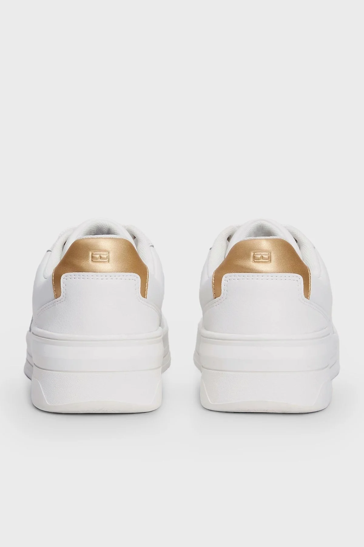 Tommy Hilfiger Logolu Kalın Tabanlı Deri Sneaker Bayan Ayakkabı FW0FW08076 YBL BEYAZ - 7