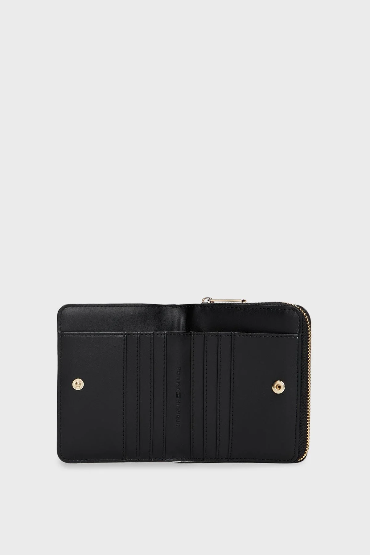 Tommy Hilfiger Logolu Kapitone Detaylı Fermuarlı Bayan Cüzdan AW0AW17746 BDS SİYAH - 3