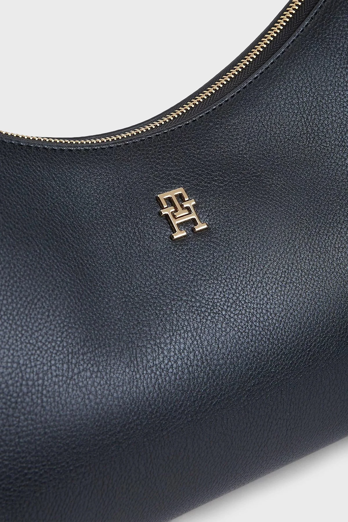 Tommy Hilfiger Logolu Omuz Askılı Kadın Çanta AW0AW18720 BDS Siyah - 5