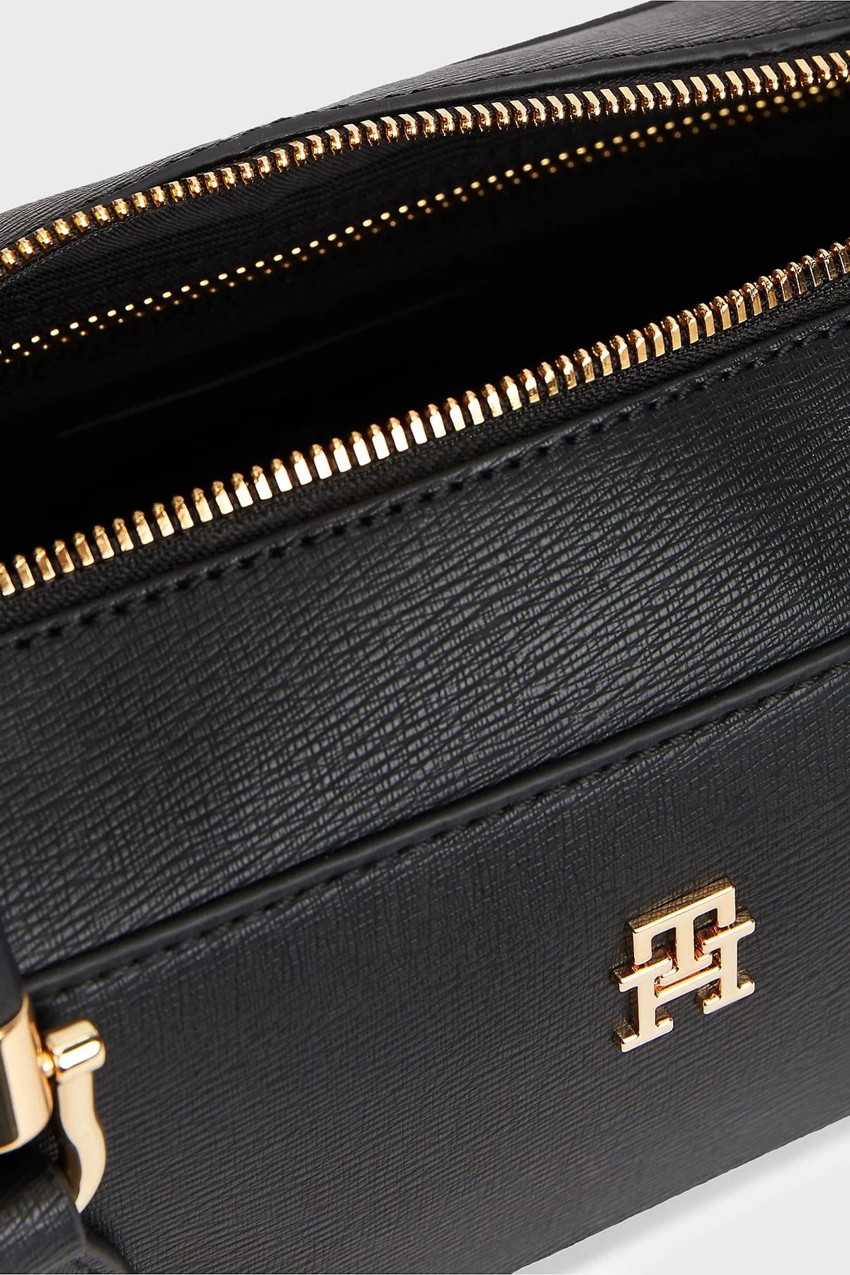 Tommy Hilfiger Logolu Omuz Askılı Kadın Çanta AW0AW18748 BDS Siyah - 4