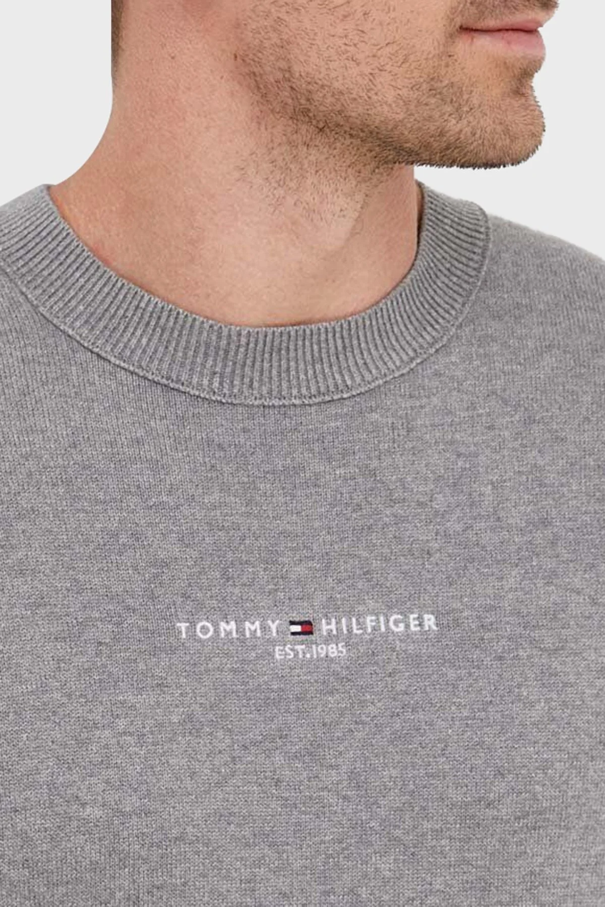 Tommy Hilfiger Logolu Organik Pamuklu Bisiklet Yaka Regular Fit Erkek Kazak MW0MW33108 P9V GRİ - 3