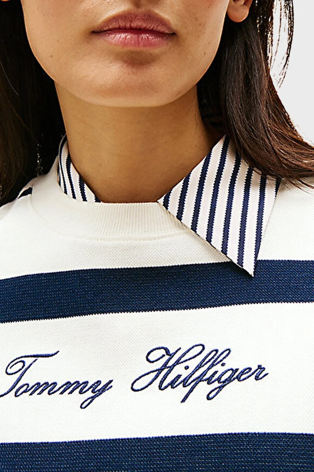 Tommy Hilfiger Logolu Pamuklu Regular Fit Bisiklet Yaka Bayan Sweat WW0WW45743 0FG BEYAZ-LACİVERT - 4