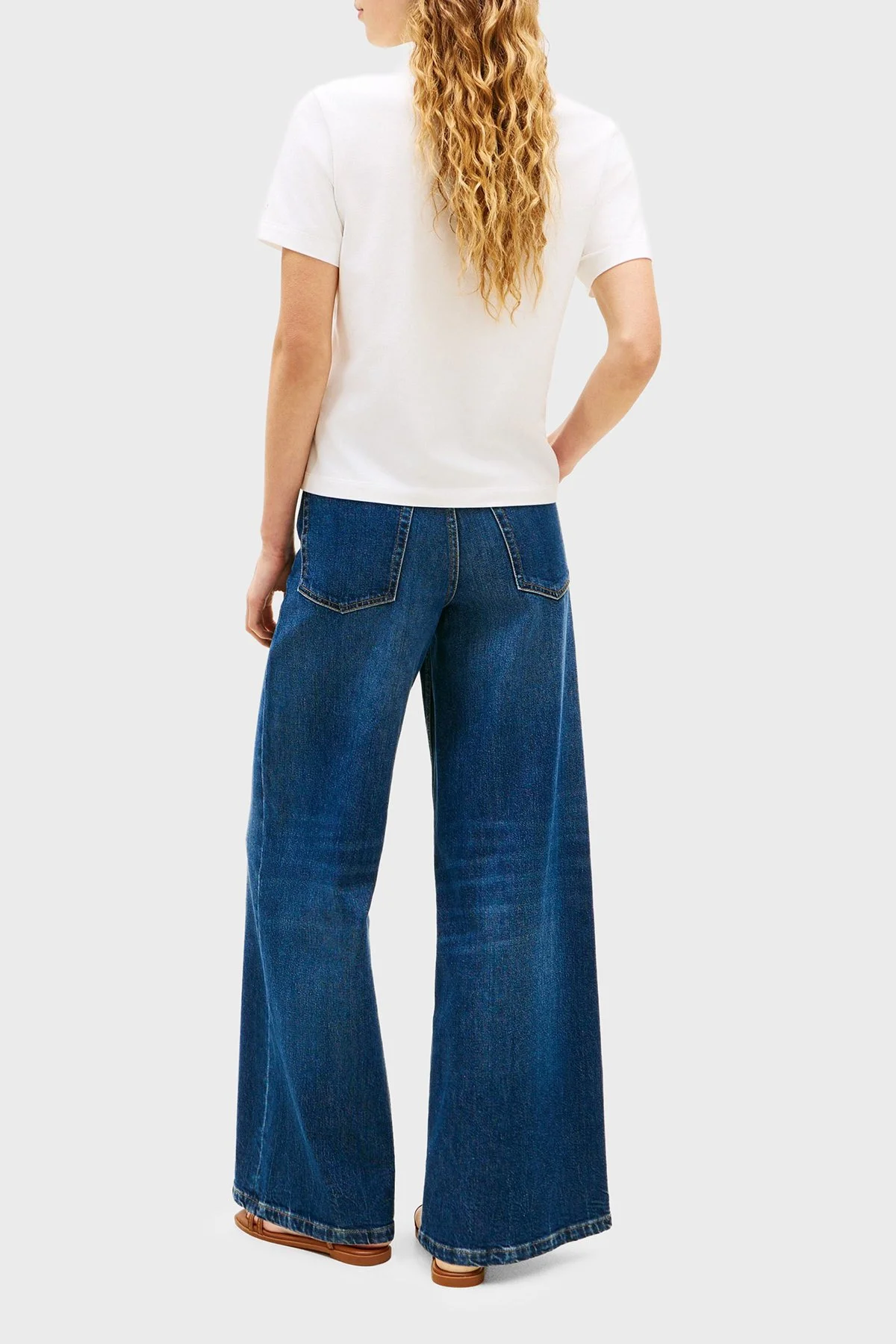 Tommy Hilfiger Logolu Pamuklu Regular Fit Bisiklet Yaka Bayan T Shirt WW0WW48699 YBL BEYAZ - 3