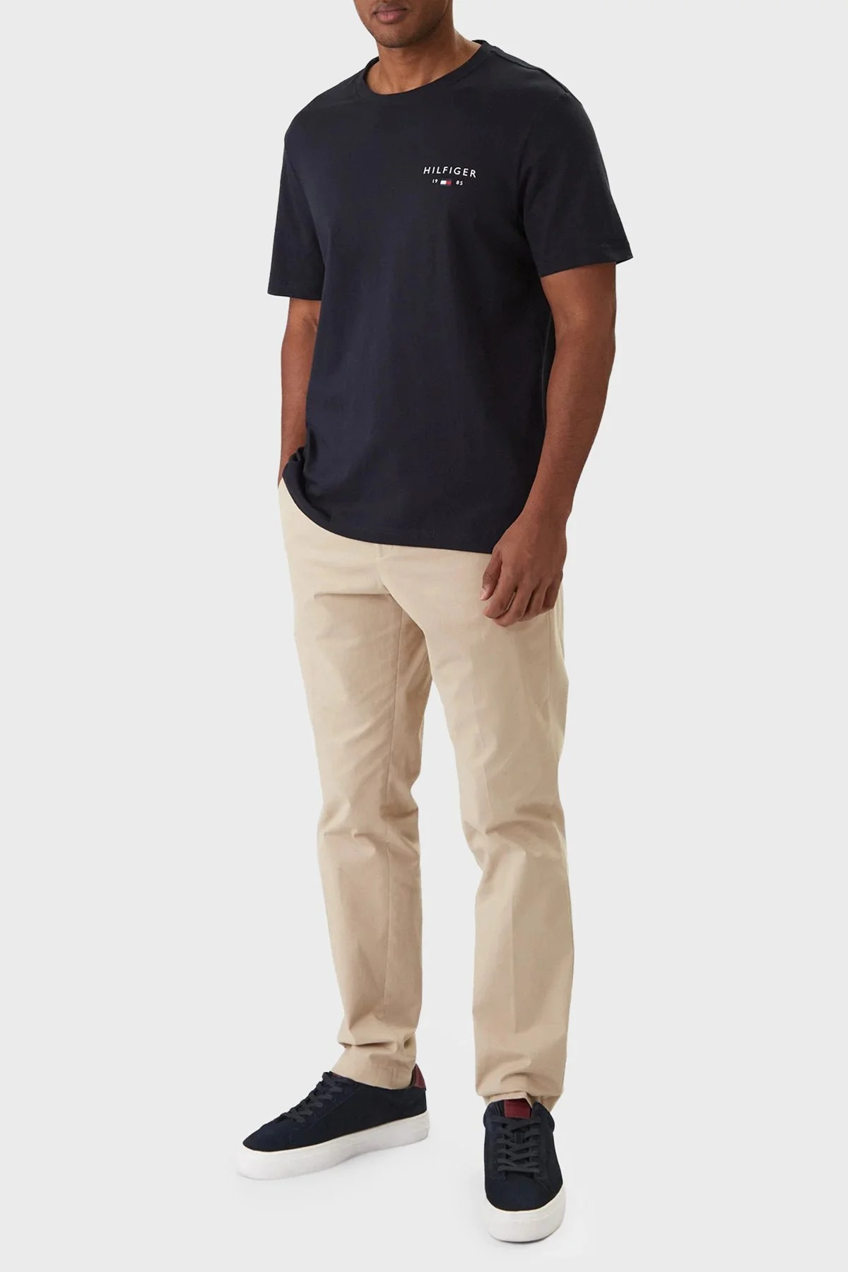 Tommy Hilfiger Logolu Pamuklu Regular Fit Bisiklet Yaka Erkek T Shirt MW0MW41456 DW5 Lacivert - 2