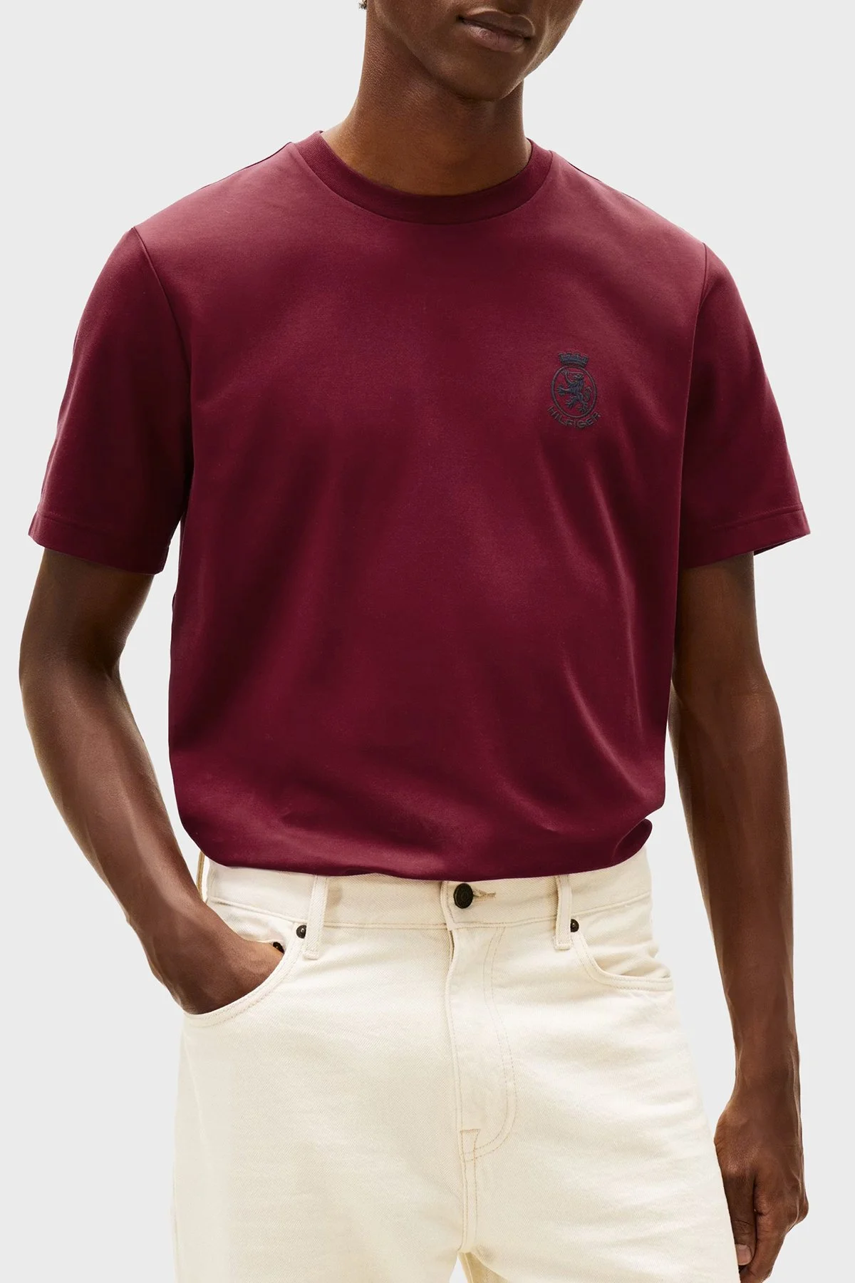 Tommy Hilfiger Logolu Pamuklu Regular Fit Bisiklet Yaka Erkek T Shirt MW0MW42854 XJS KIRMIZI - 1