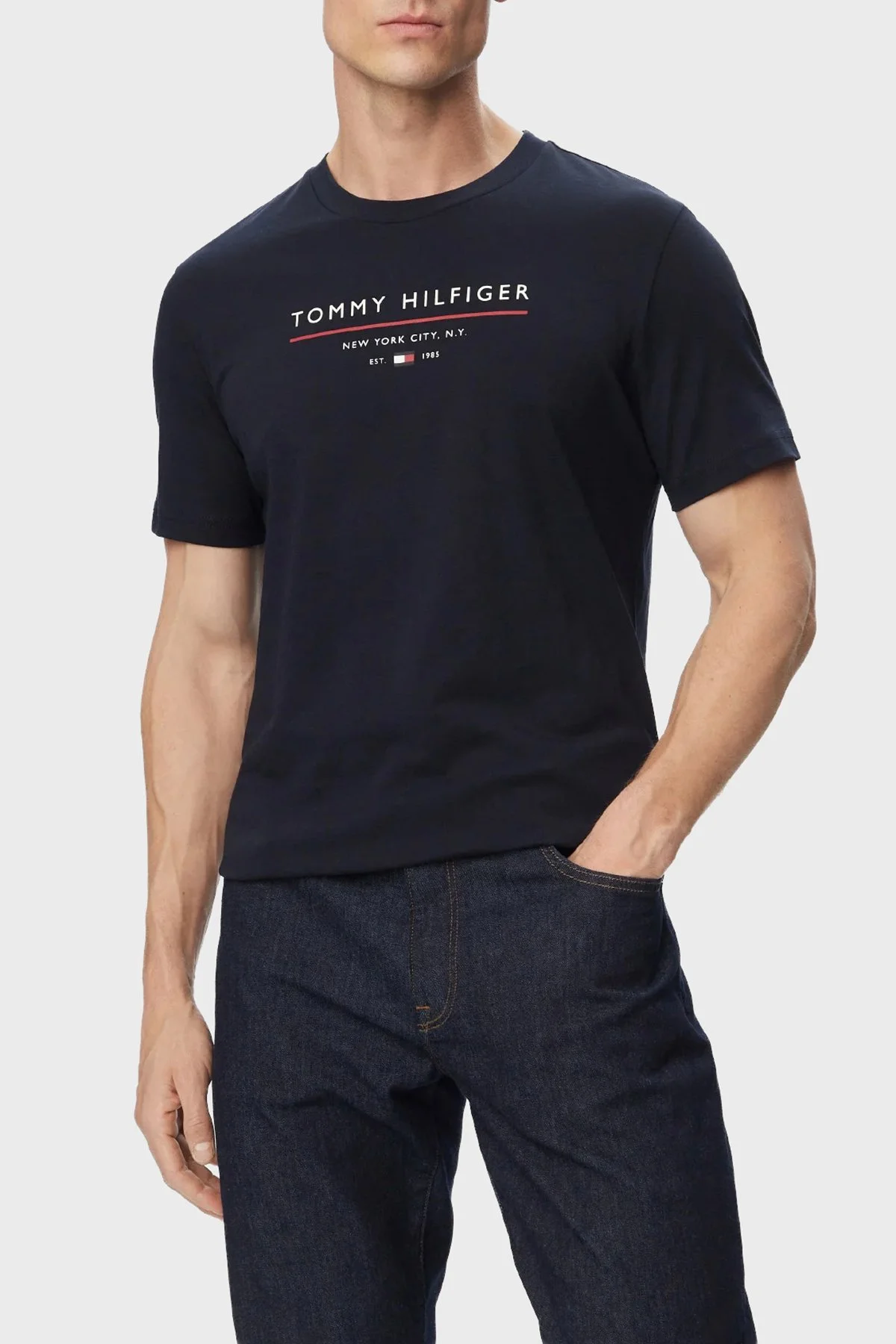 Tommy Hilfiger Logolu Pamuklu Regular Fit Bisiklet Yaka Erkek T Shirt MW0MW44359 DW5 Lacivert - 1