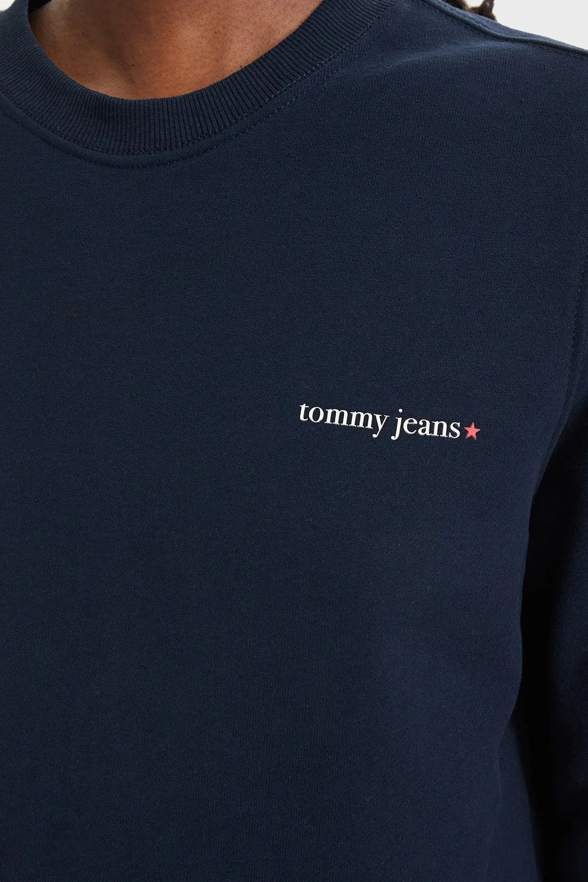 Tommy Hilfiger Logolu Pamuklu Regular Fit Bisiklet Yaka Kadın Sweat DW0DW22829 C1G Lacivert - 4