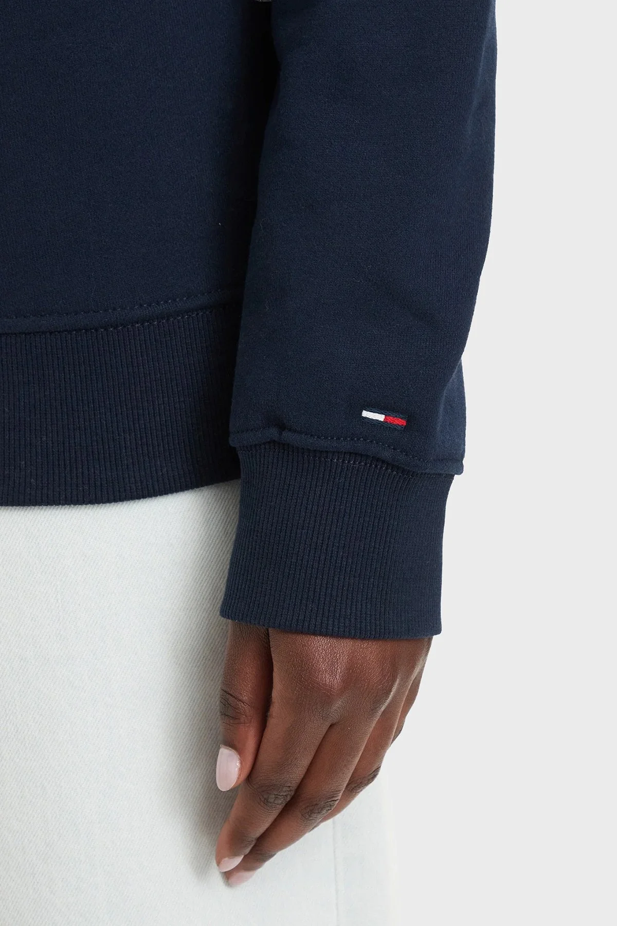 Tommy Hilfiger Logolu Pamuklu Regular Fit Bisiklet Yaka Kadın Sweat DW0DW22829 C1G Lacivert - 5