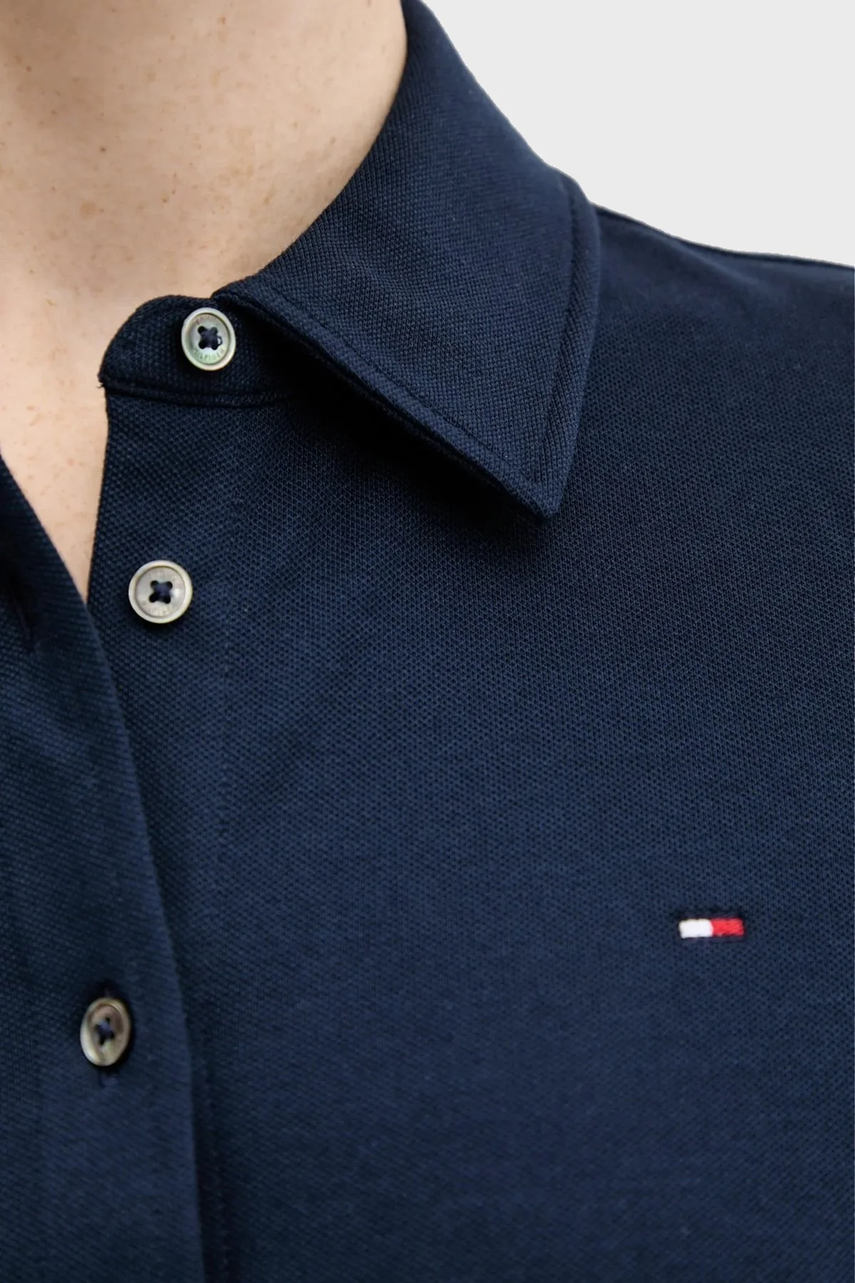 Tommy Hilfiger Logolu Pamuklu Slim Fit Uzun Kollu Bayan Gömlek WW0WW43528 C1G LACİVERT - 5