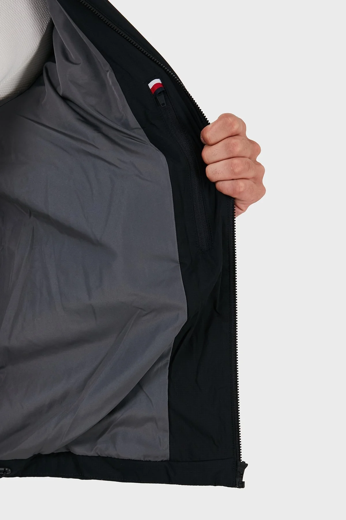 Tommy Hilfiger Logolu Regular Fit Fermuarlı Erkek Ceket MW0MW36601 BDS SİYAH - 6