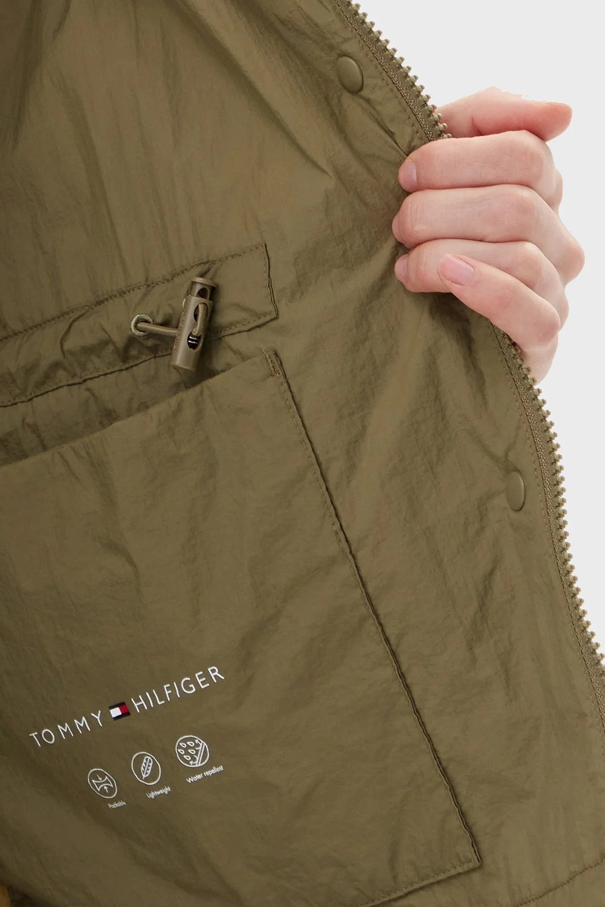 Tommy Hilfiger Logolu Su İtici Relaxed Fit Gizlenebilen Kapüşonlu Bayan Ceket WW0WW46444 RFN KOYU HAKİ - 5