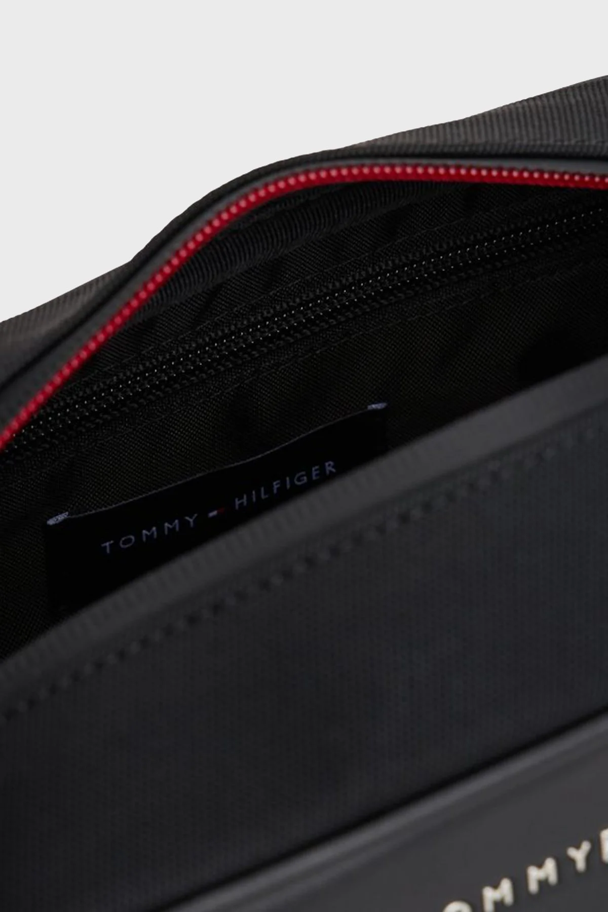 Tommy Hilfiger Logolu Tek Saplı Aksesuar Erkek Çanta AM0AM13747 BDS SİYAH - 3