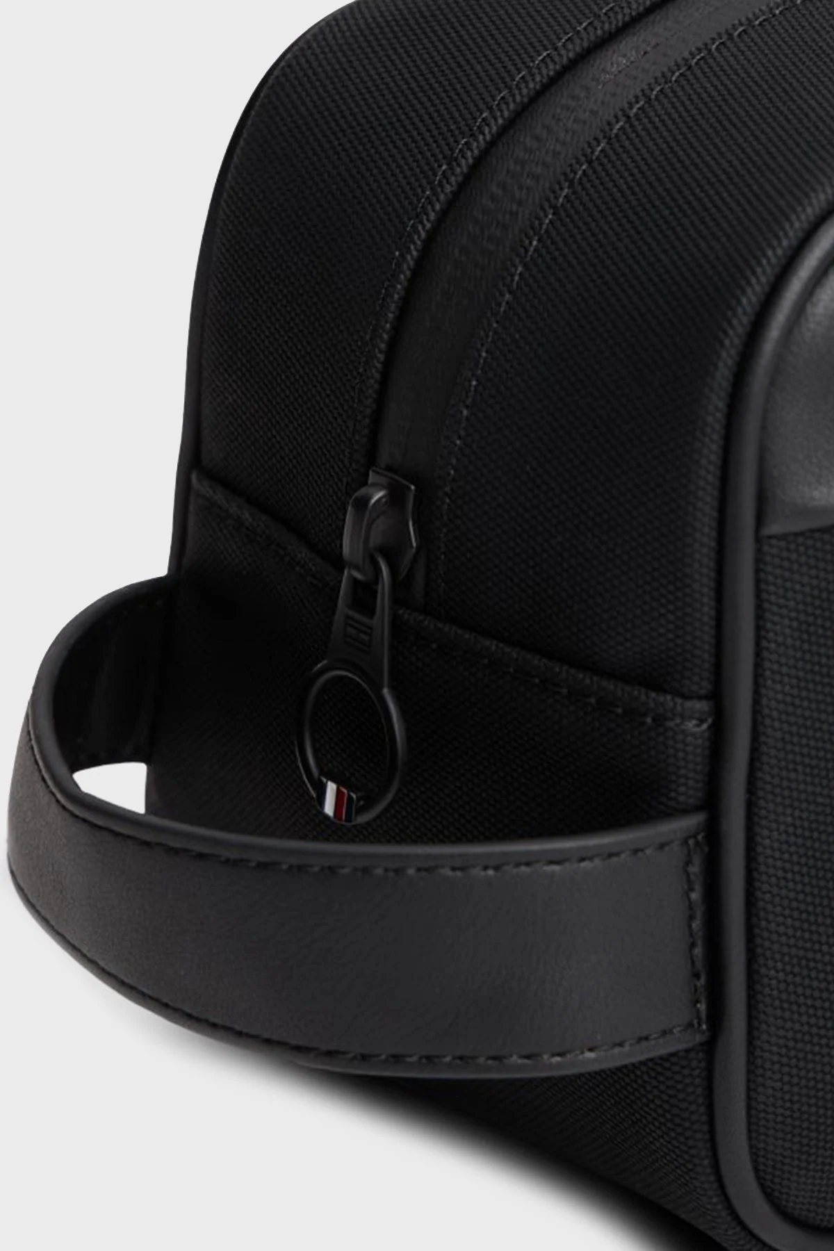 Tommy Hilfiger Logolu Tek Saplı Aksesuar Erkek Çanta AM0AM13747 BDS SİYAH - 4
