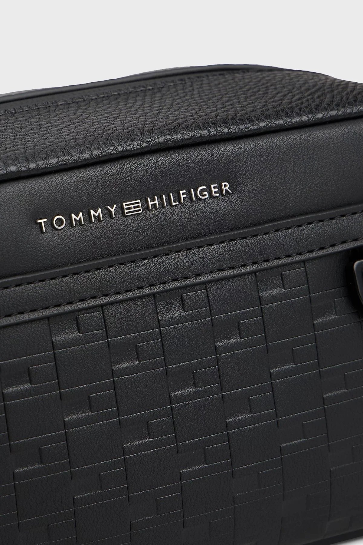 Tommy Hilfiger Logolu Tek Saplı Aksesuar Erkek Çanta AM0AM13947 BDS SİYAH - 4