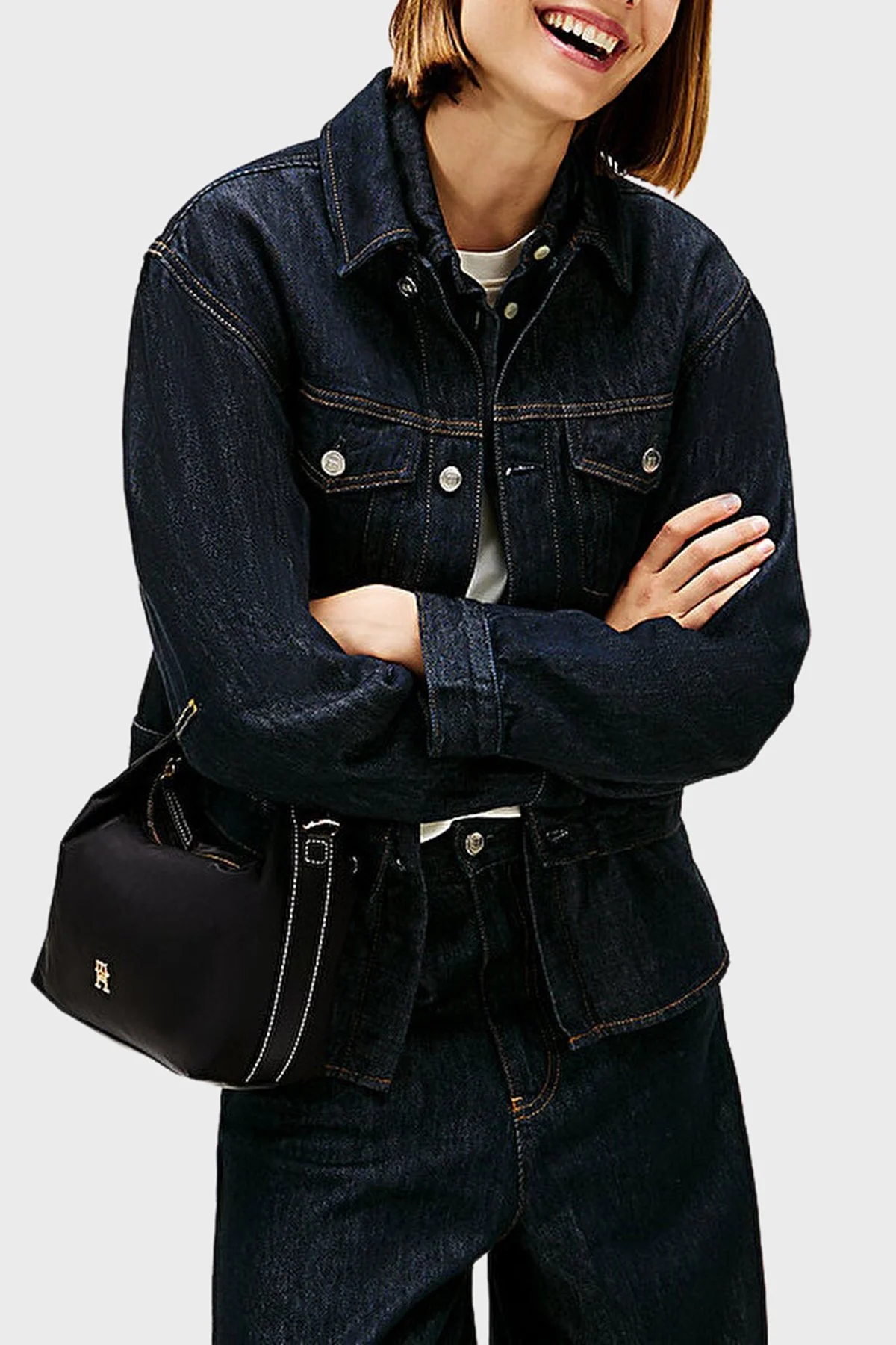 Tommy Hilfiger Logolu Toka Detaylı Çıkarılabilir Askılı Bayan Çanta AW0AW18164 BDS SİYAH - 2